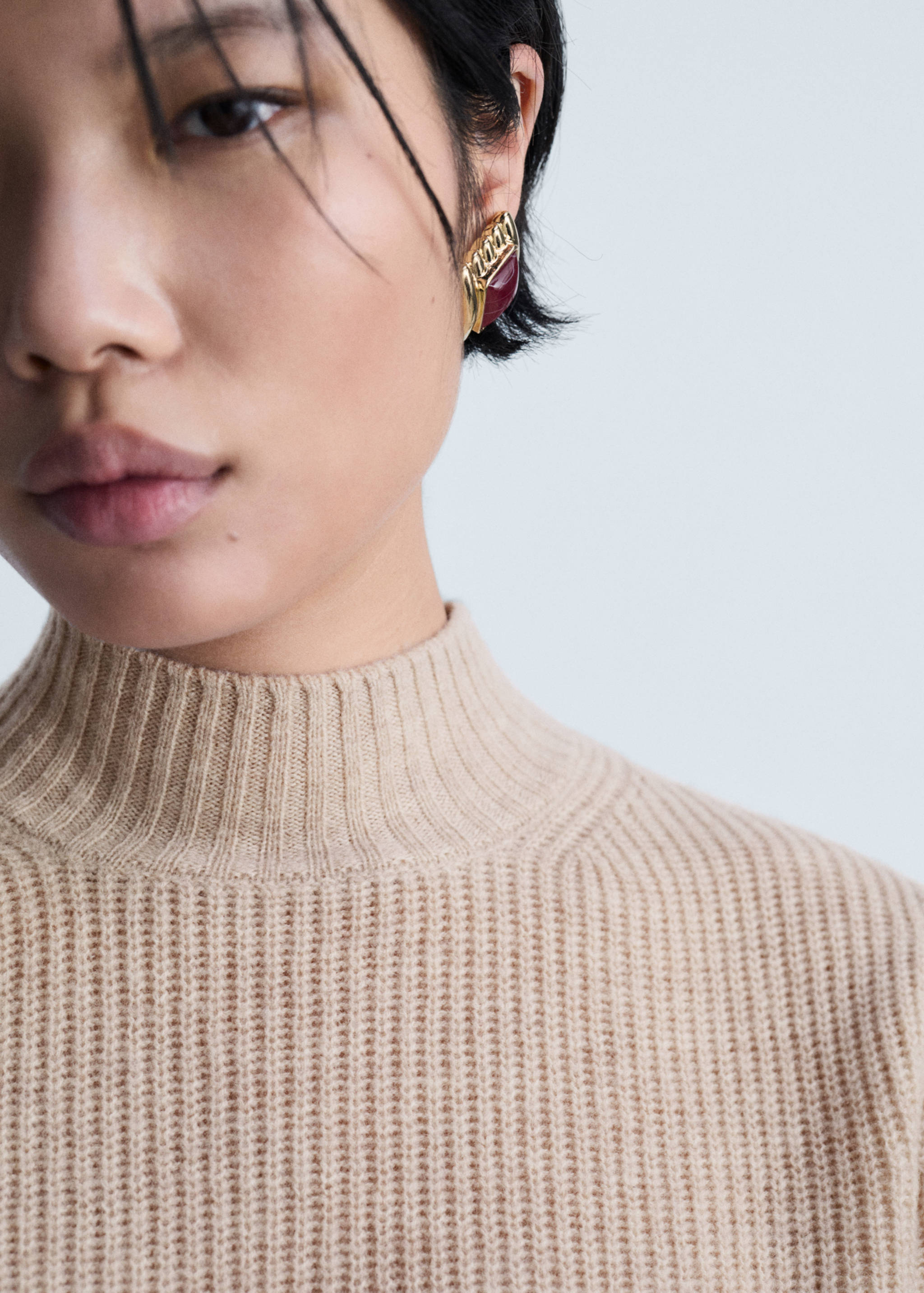 Short-sleeved wool sweater - Details of the article 1