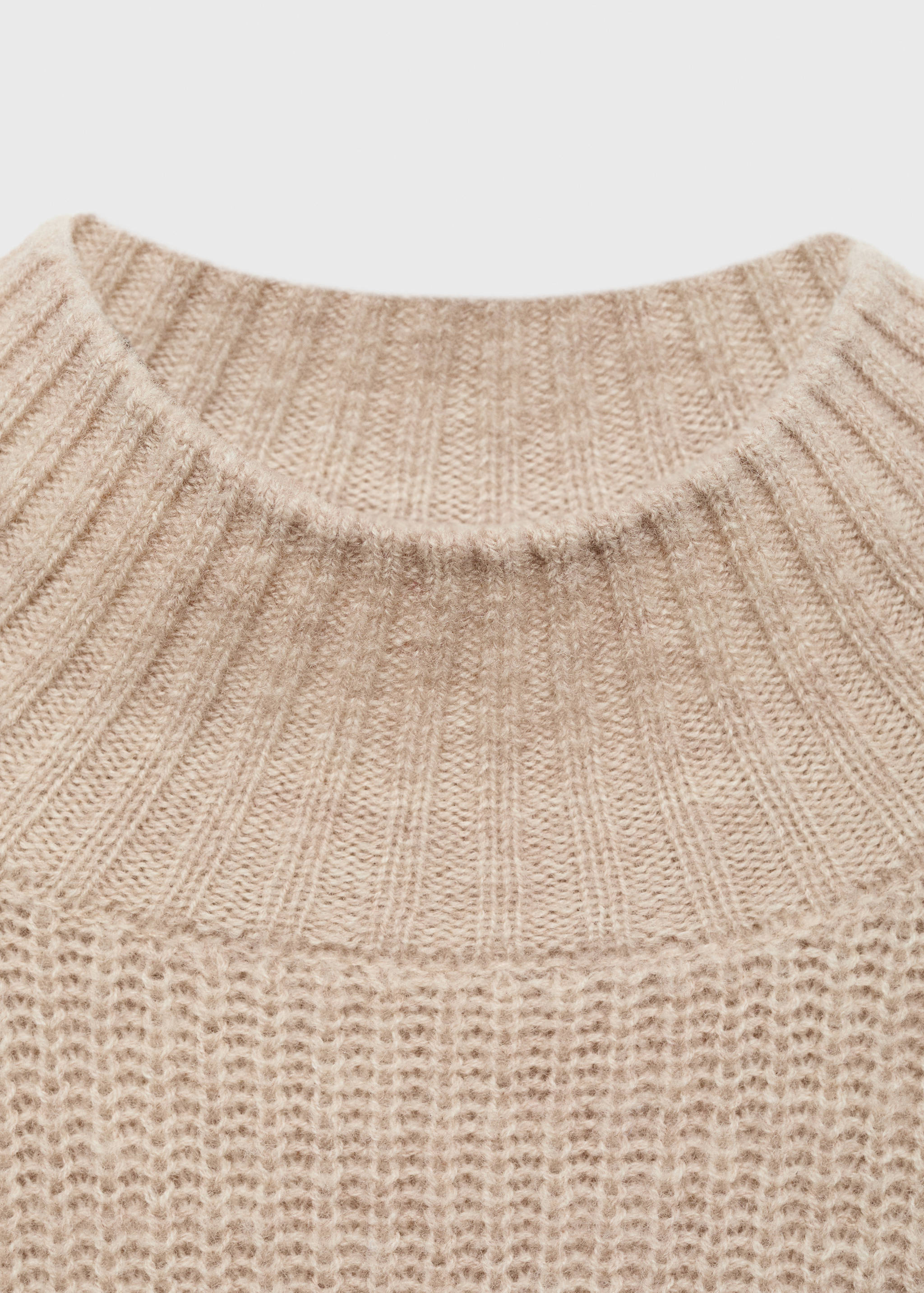 Short-sleeved wool sweater - Details of the article 8