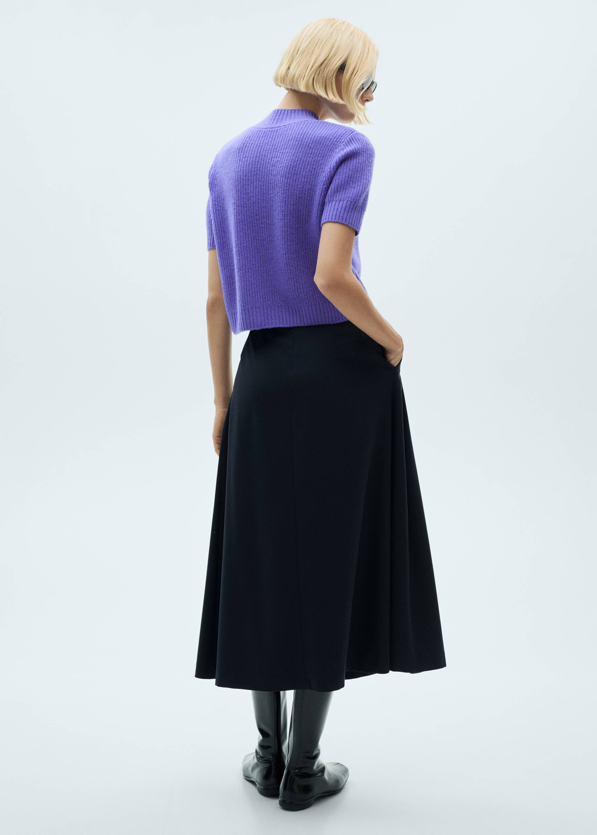 Short-sleeved wool sweater - Reverse of the article