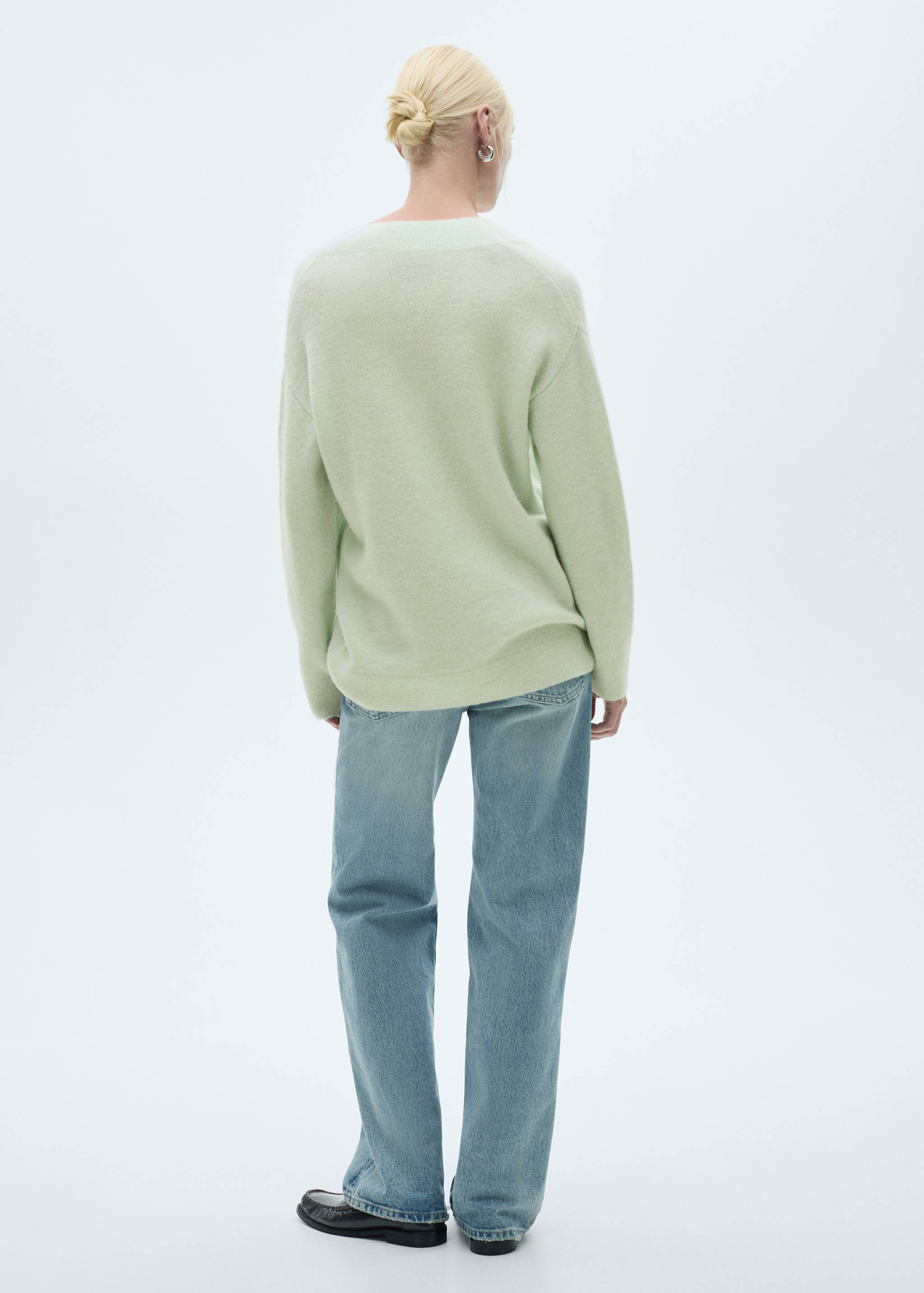 Oversized V-neck sweater - Reverse of the article