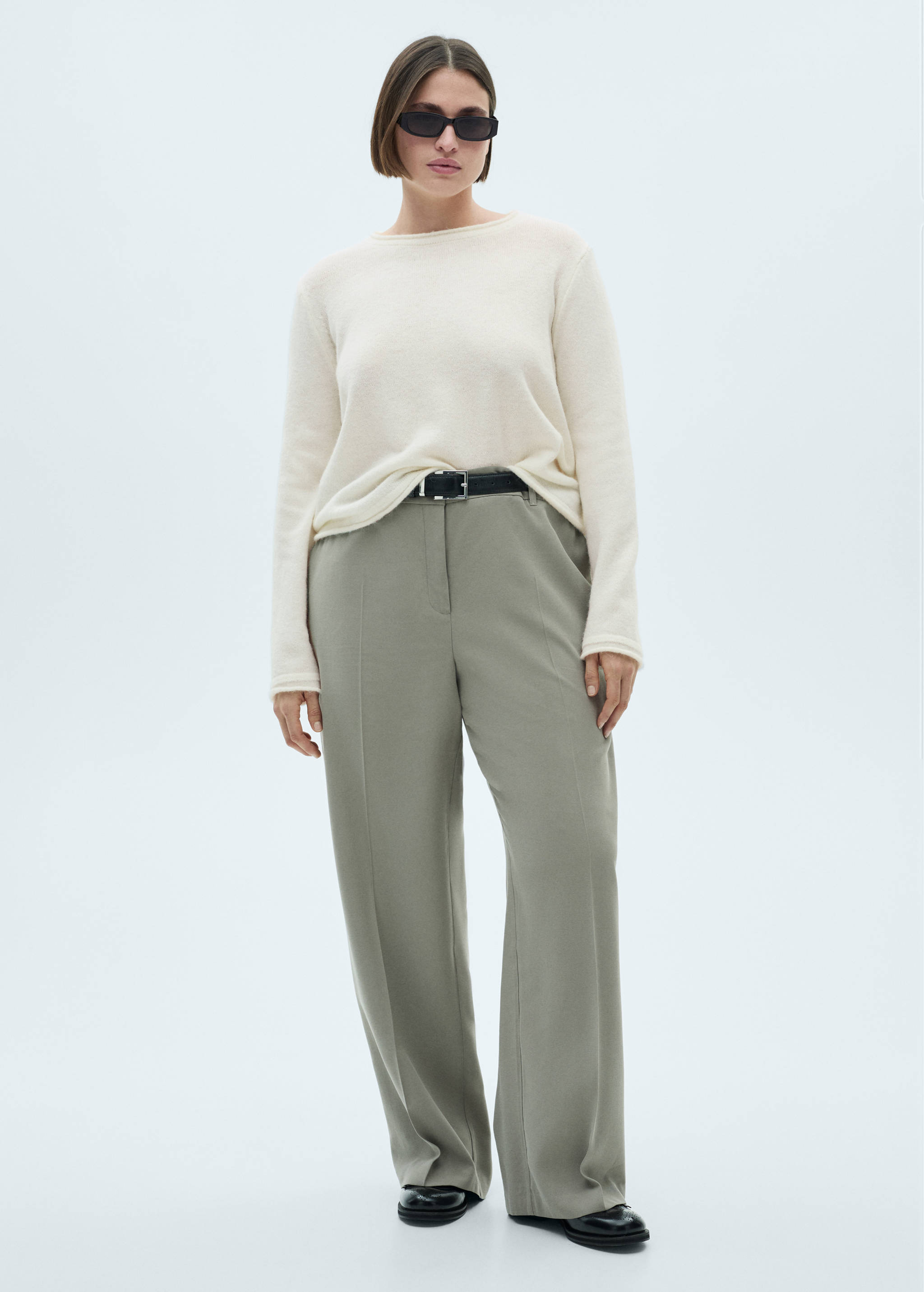 Round-neck sweater with buttons - Details of the article 3