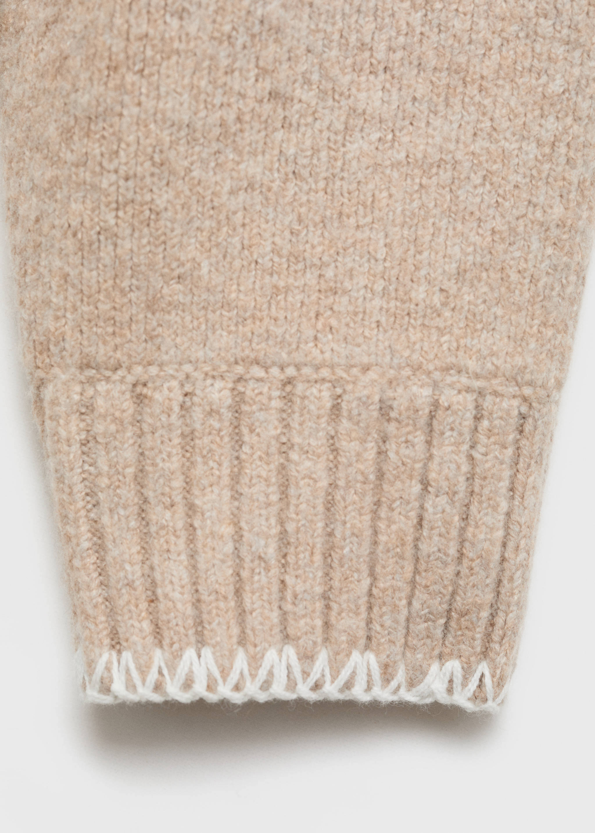 Sweater with decorative seam - Details of the article 0
