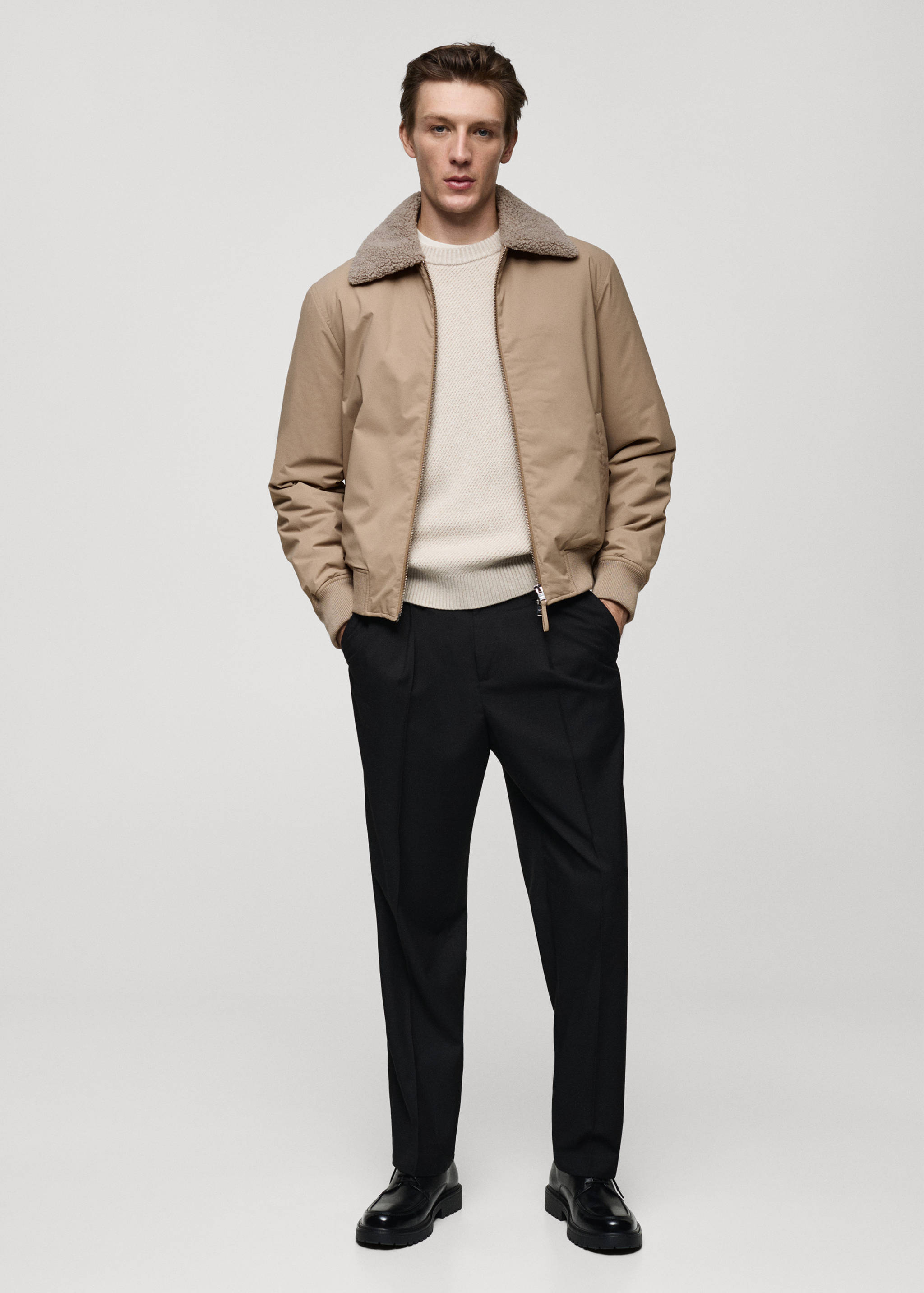 Water-repellent jacket with sheepskin collar - General plane