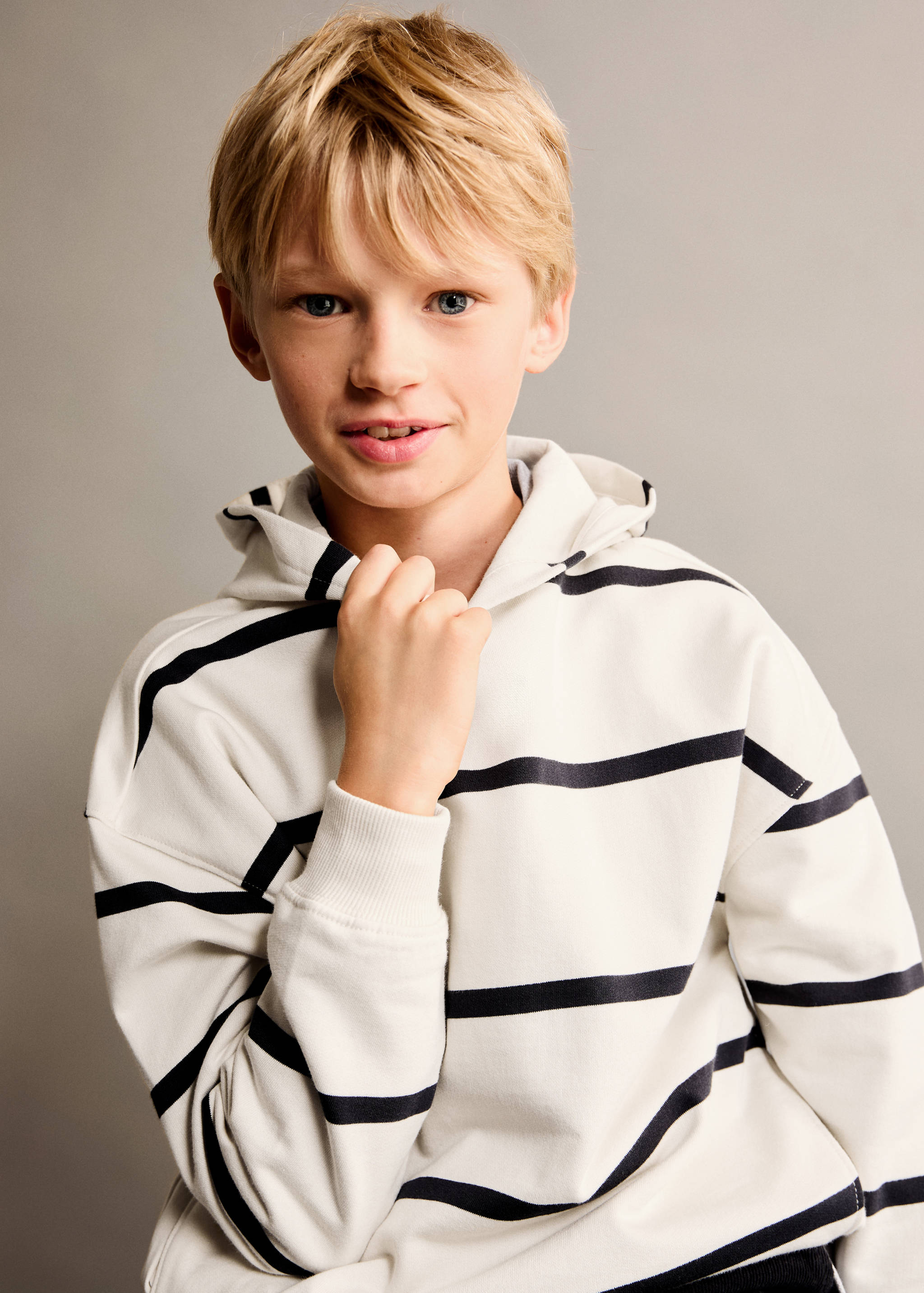 Striped hooded sweatshirt - Details of the article 1