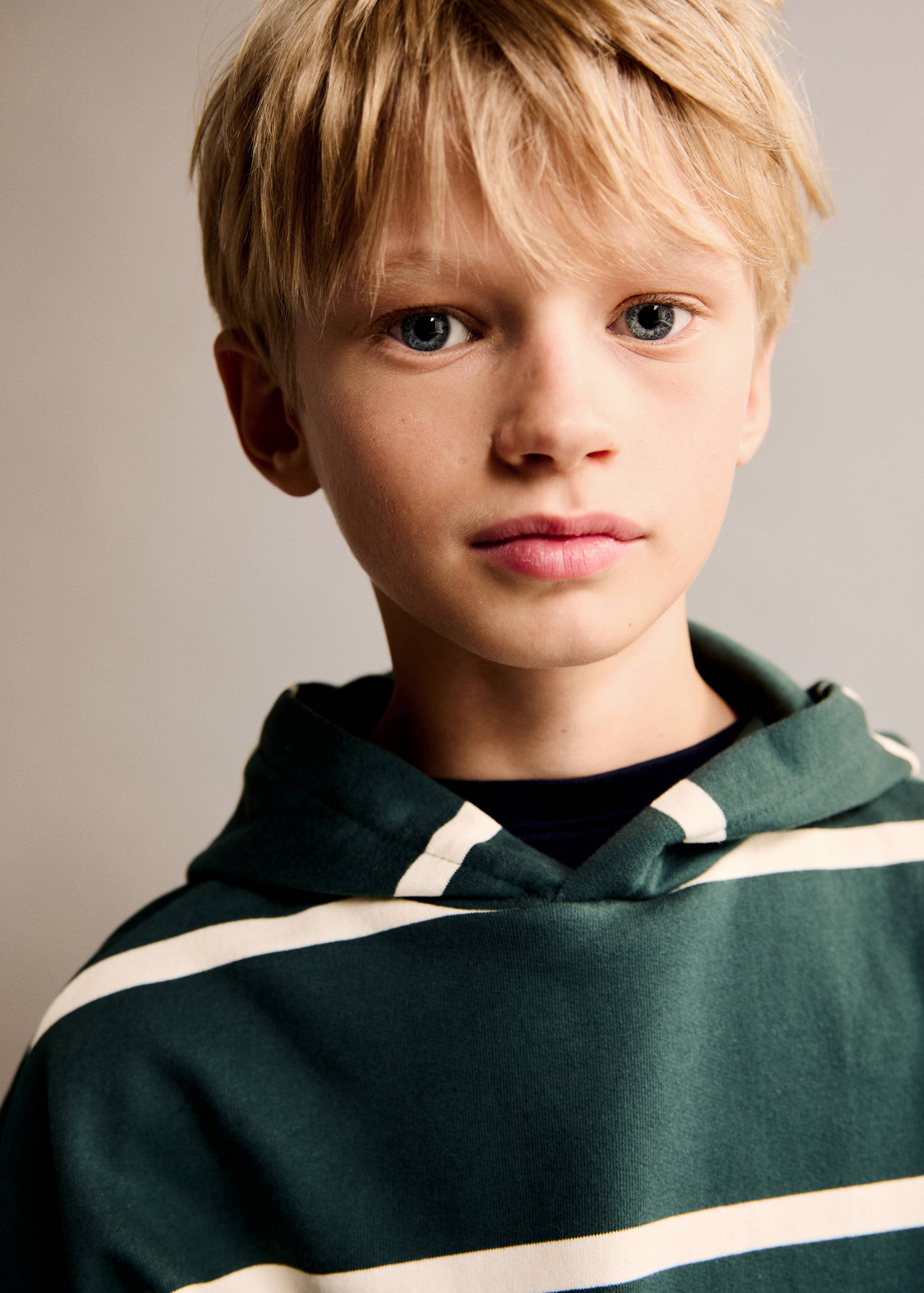 Striped hooded sweatshirt - Details of the article 1