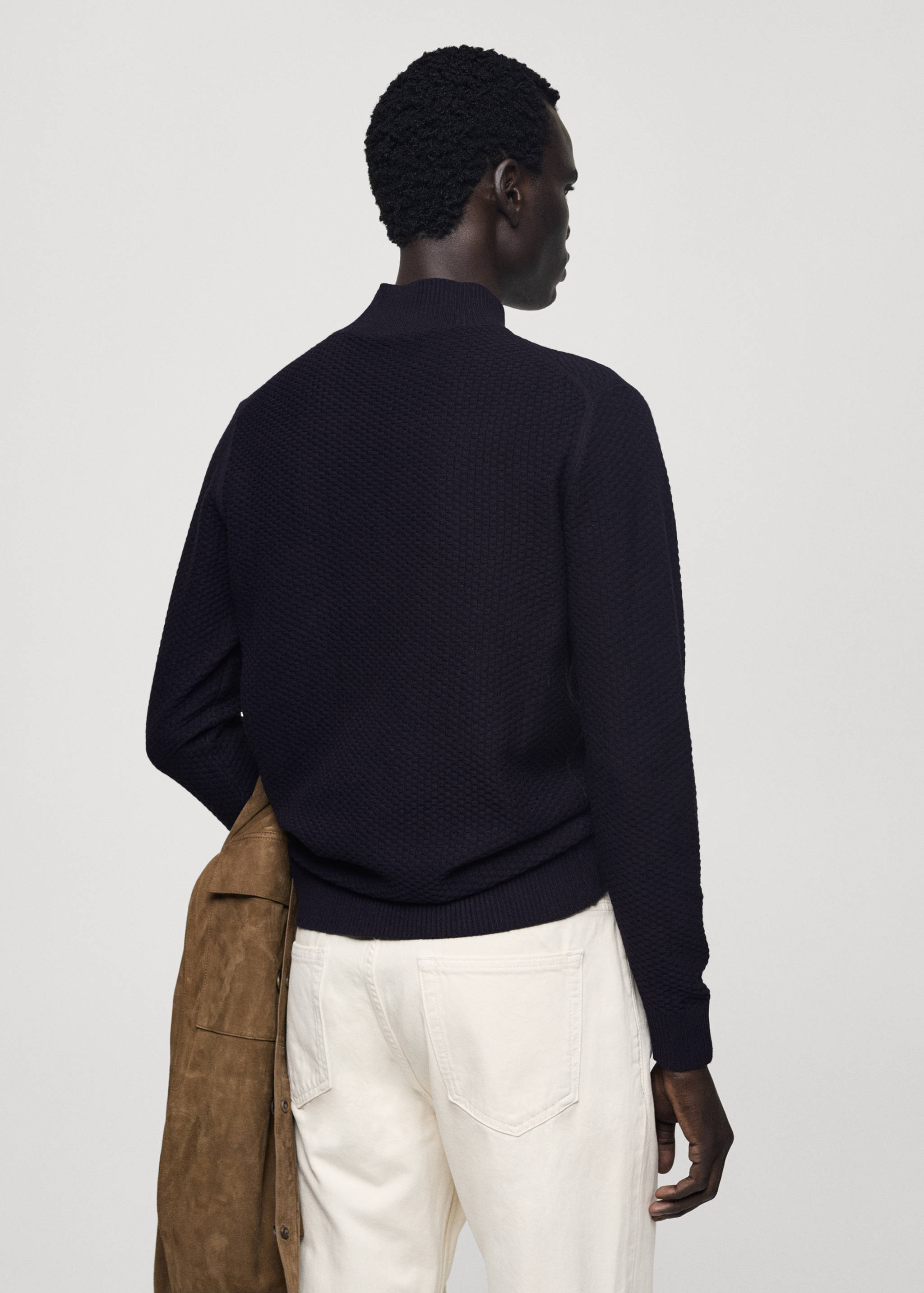 Genser i bomull med struktur og perkinshals - Baksiden av artikkelen