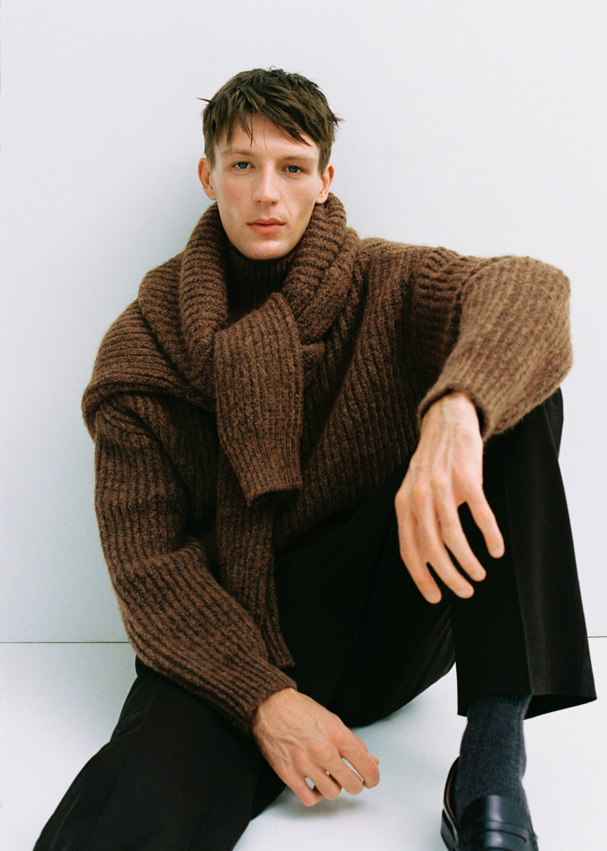 Ribbed sweater with perkins neck - Details of the article 3