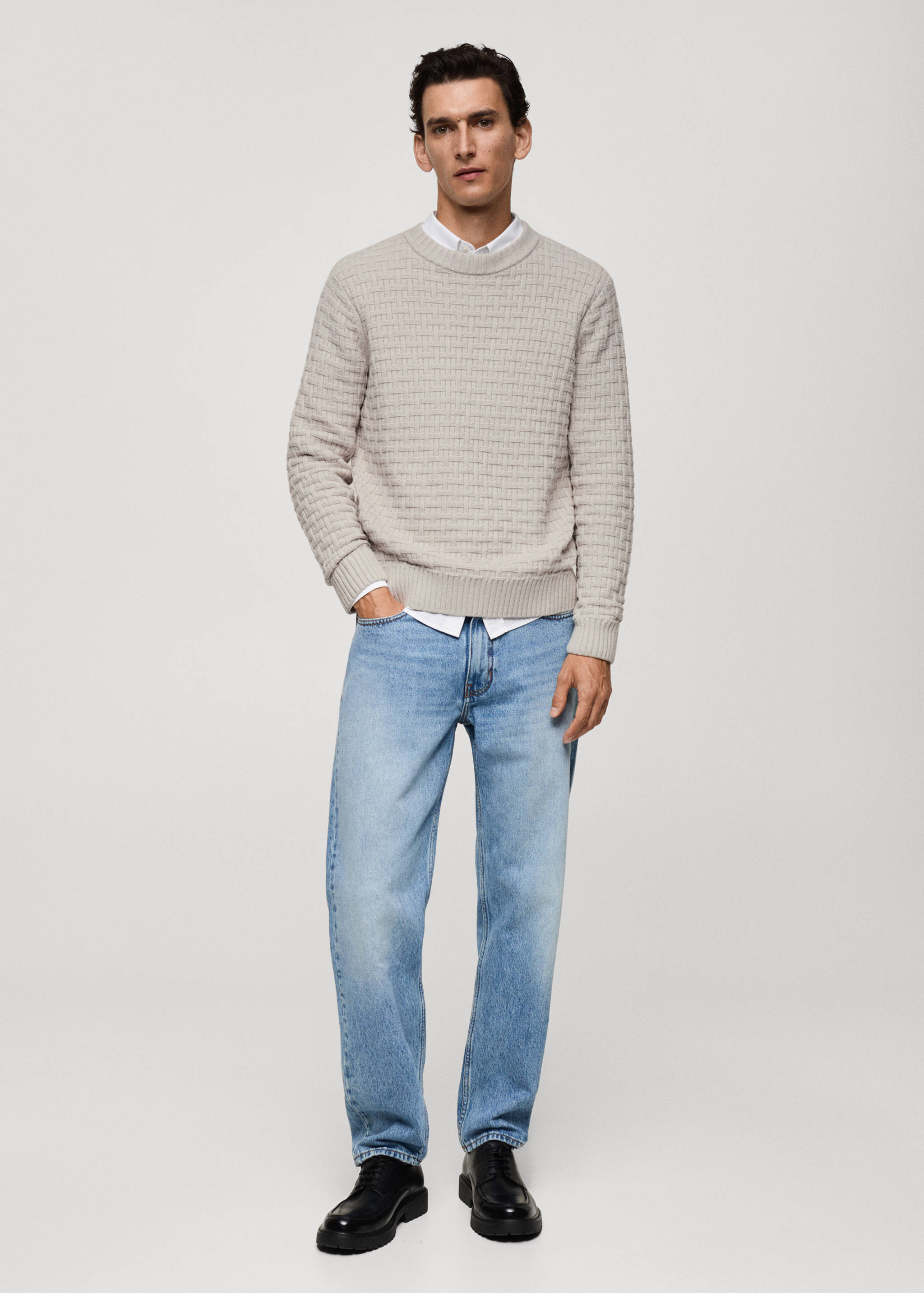 Crossed knit sweater - General plane