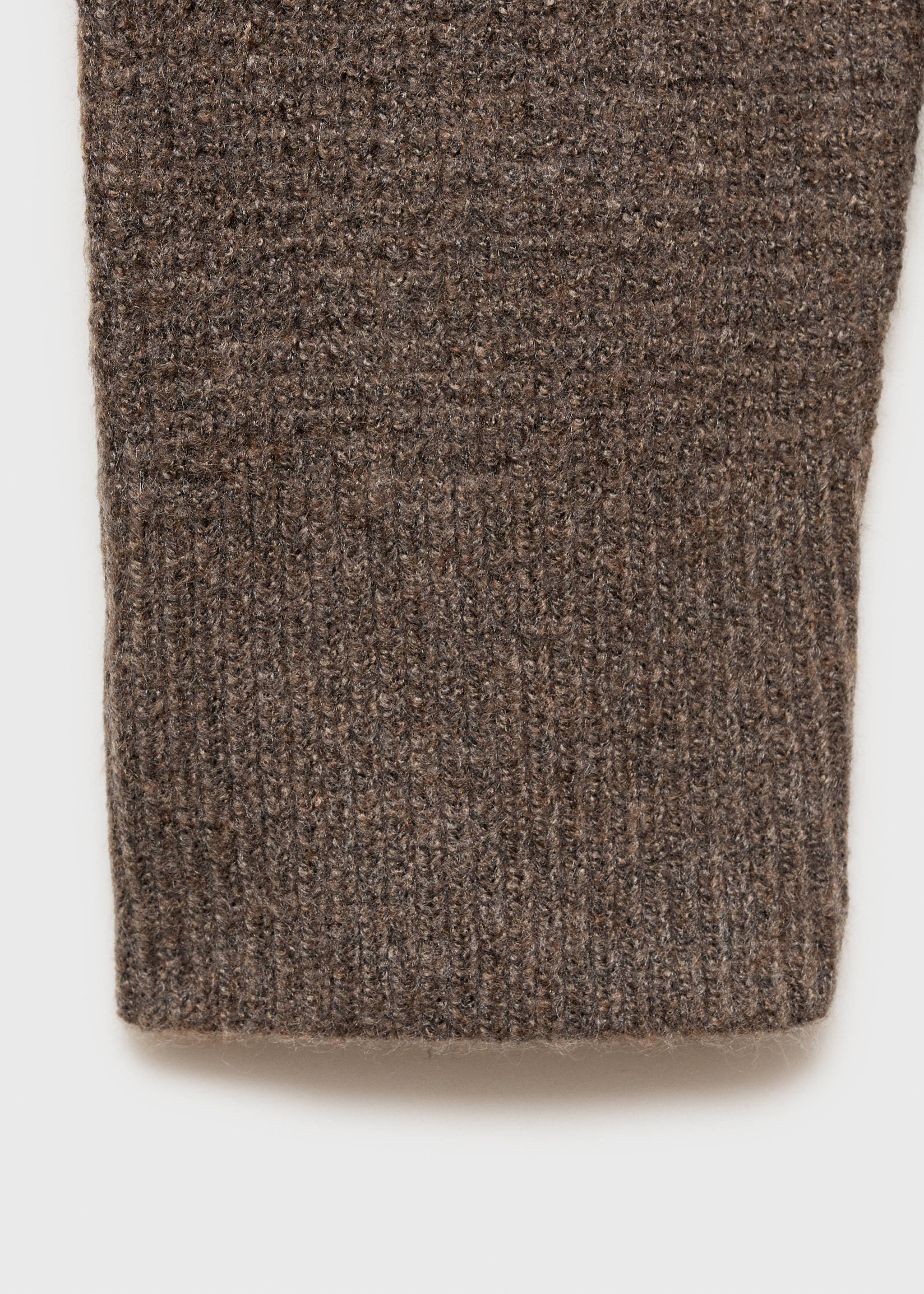 Knitted sweater with check structure - Details of the article 0