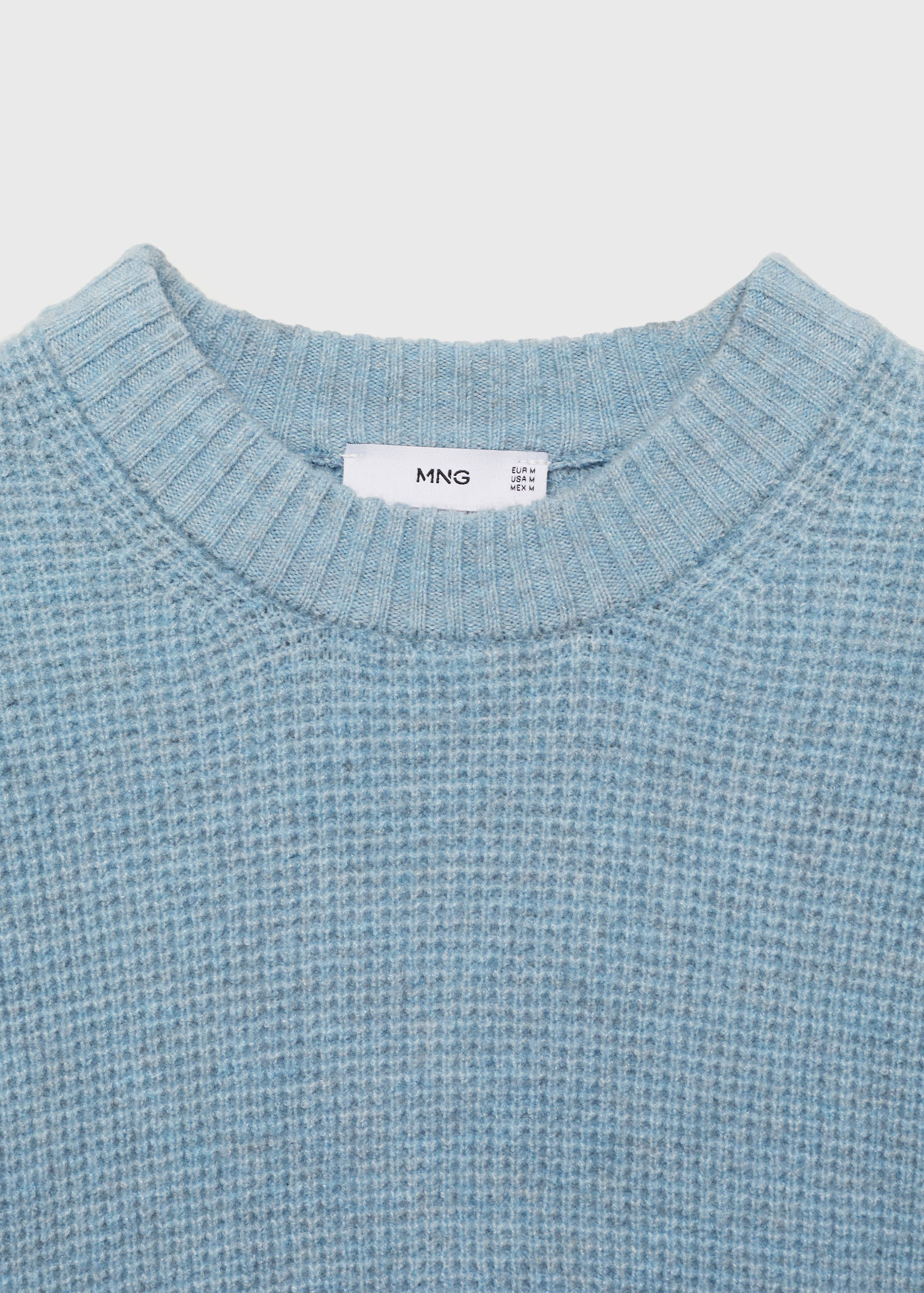 Knitted sweater with check structure - Details of the article 8