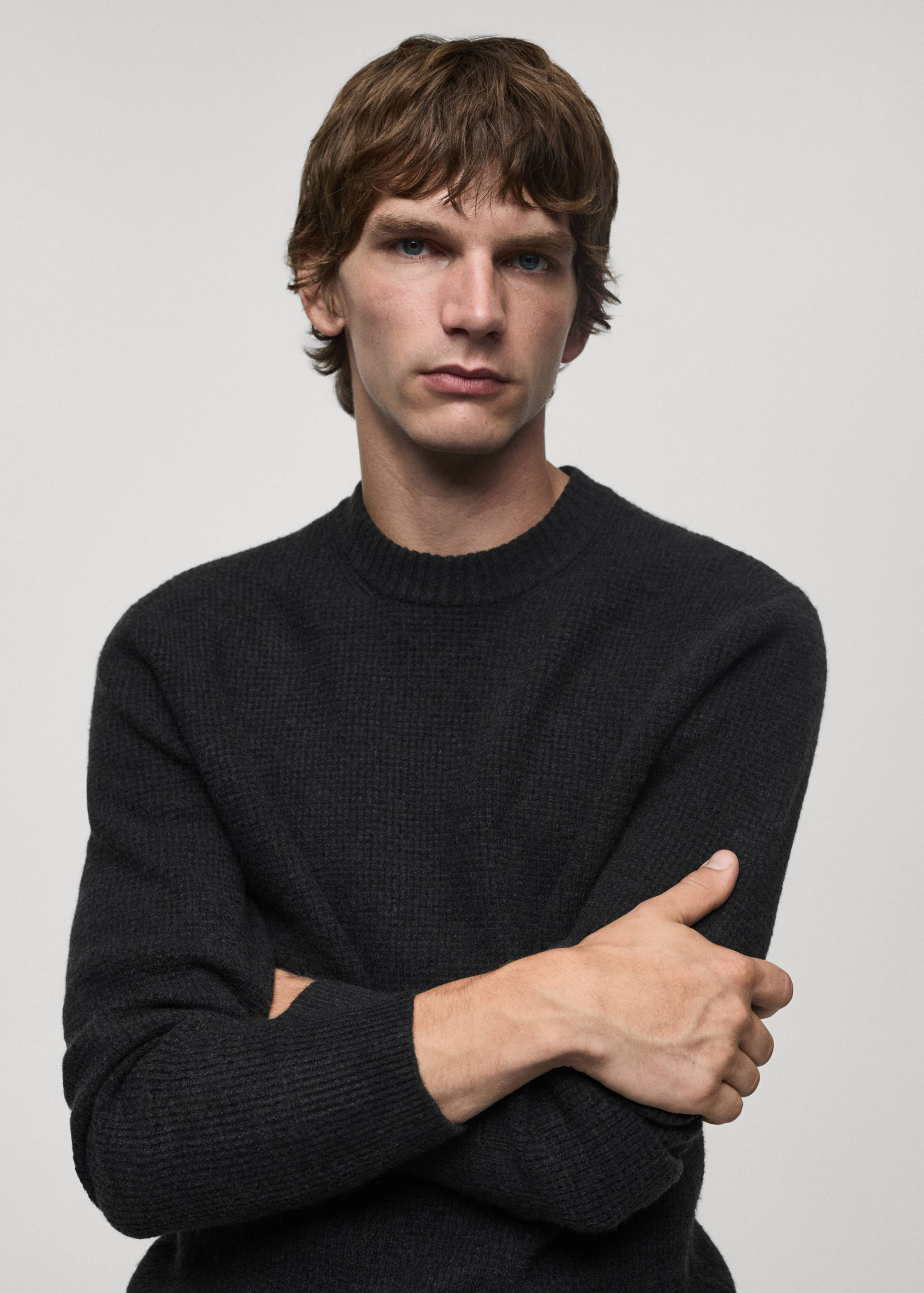 Knitted sweater with check structure - Details of the article 1