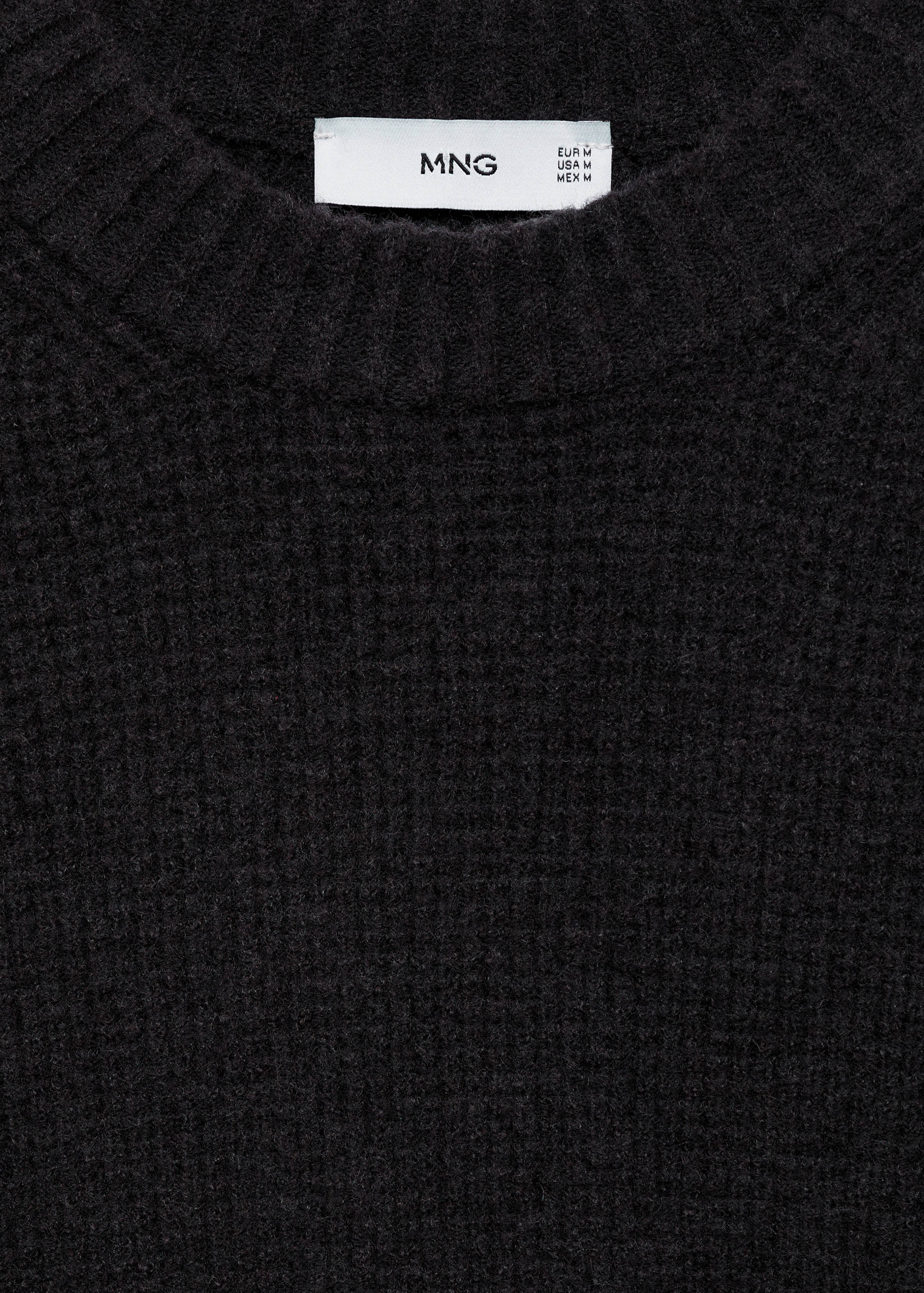 Knitted sweater with check structure - Details of the article 8