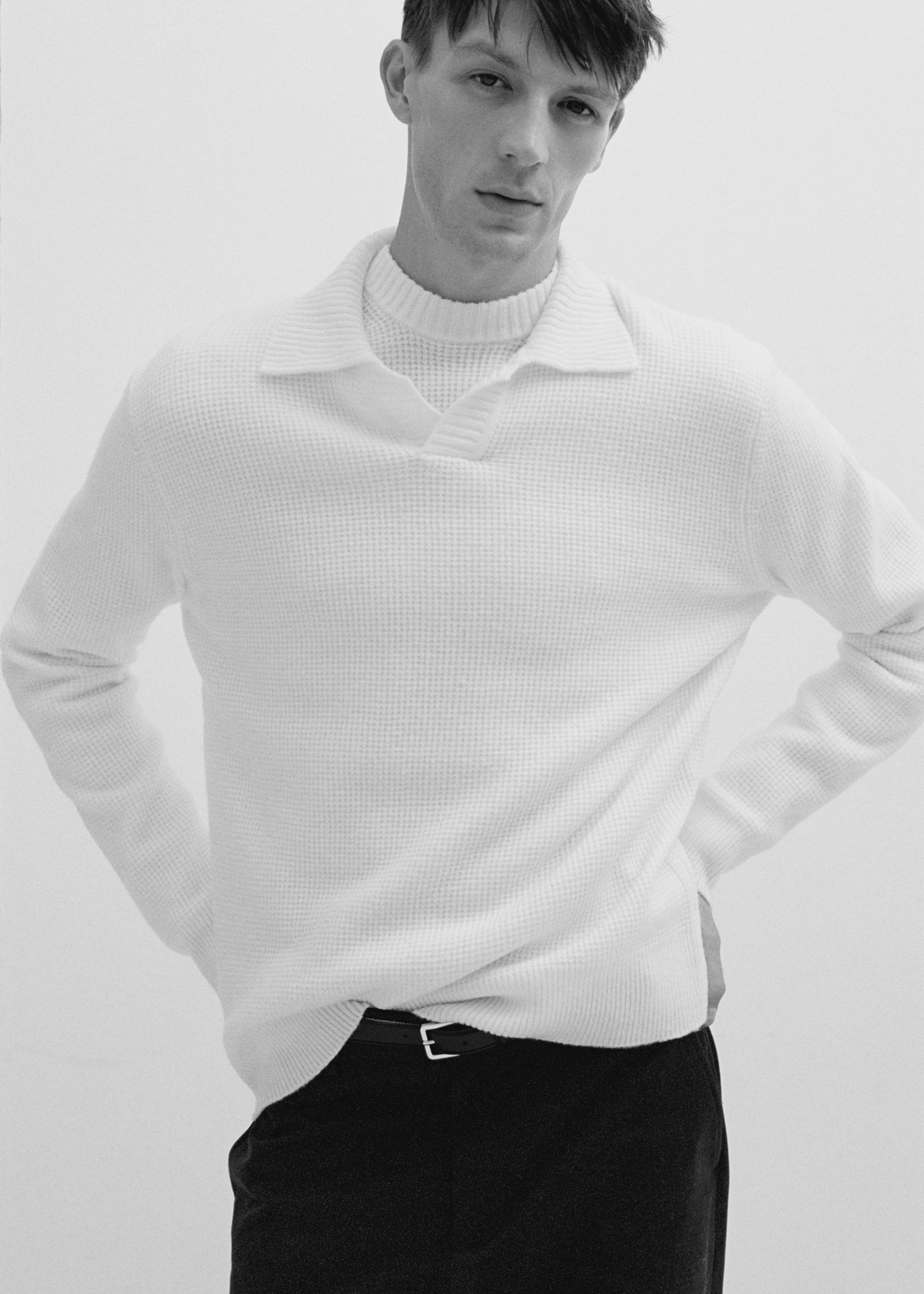 Sweater polo rajutan dengan struktur persegi - Rincian barang 3