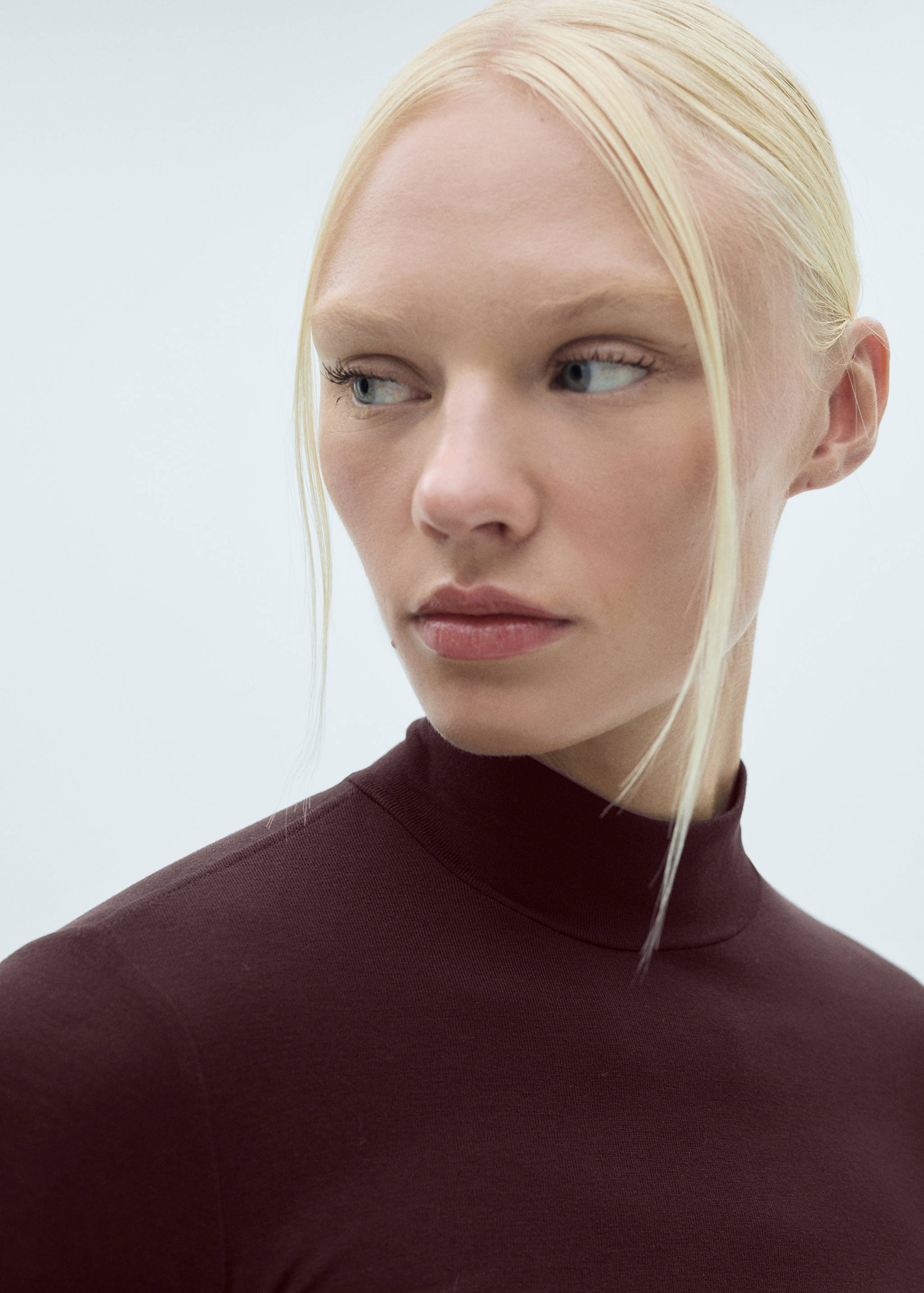 Turtleneck T-shirt - Details of the article 1