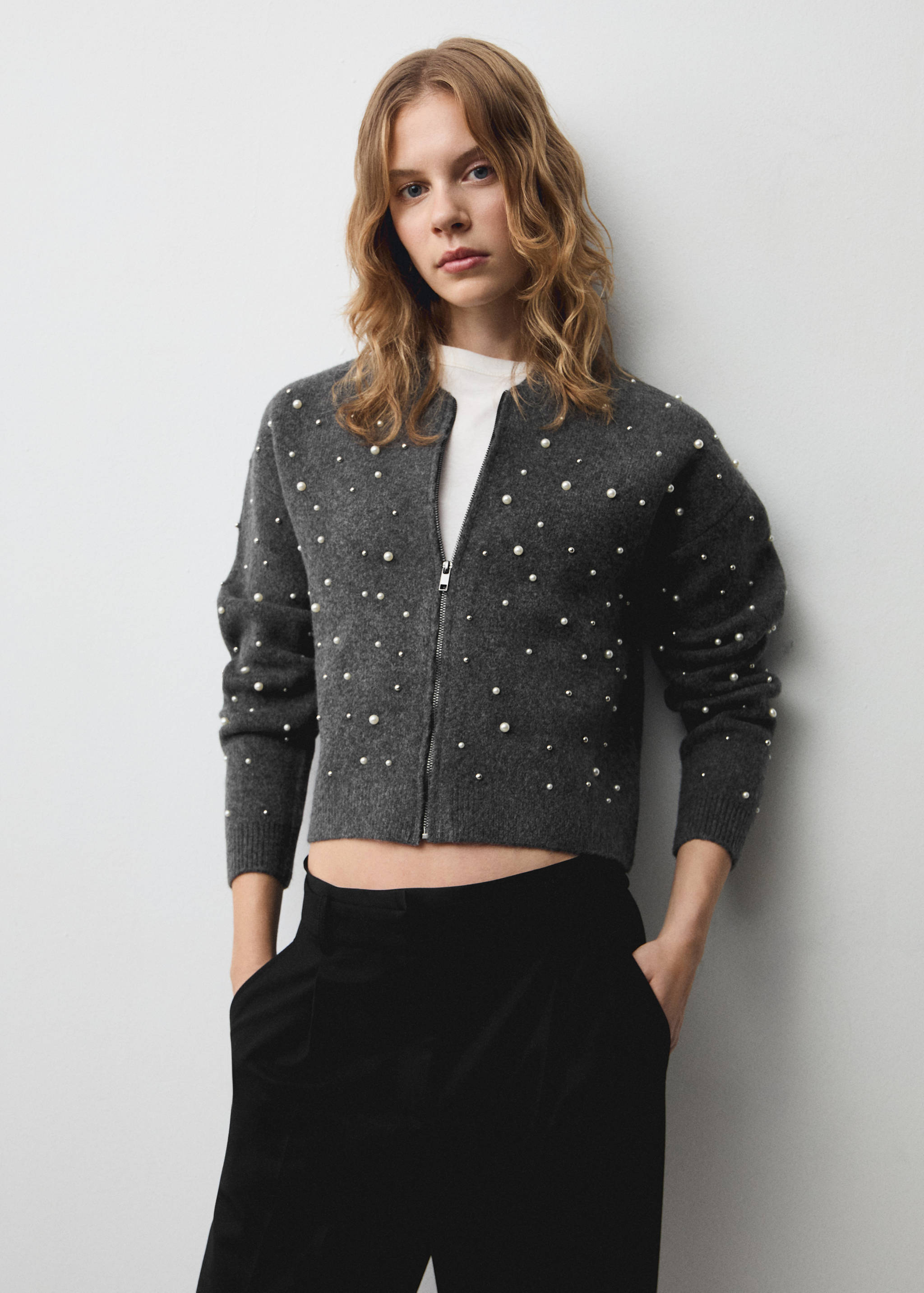 Knitted jacket with pearl details - Medium plane