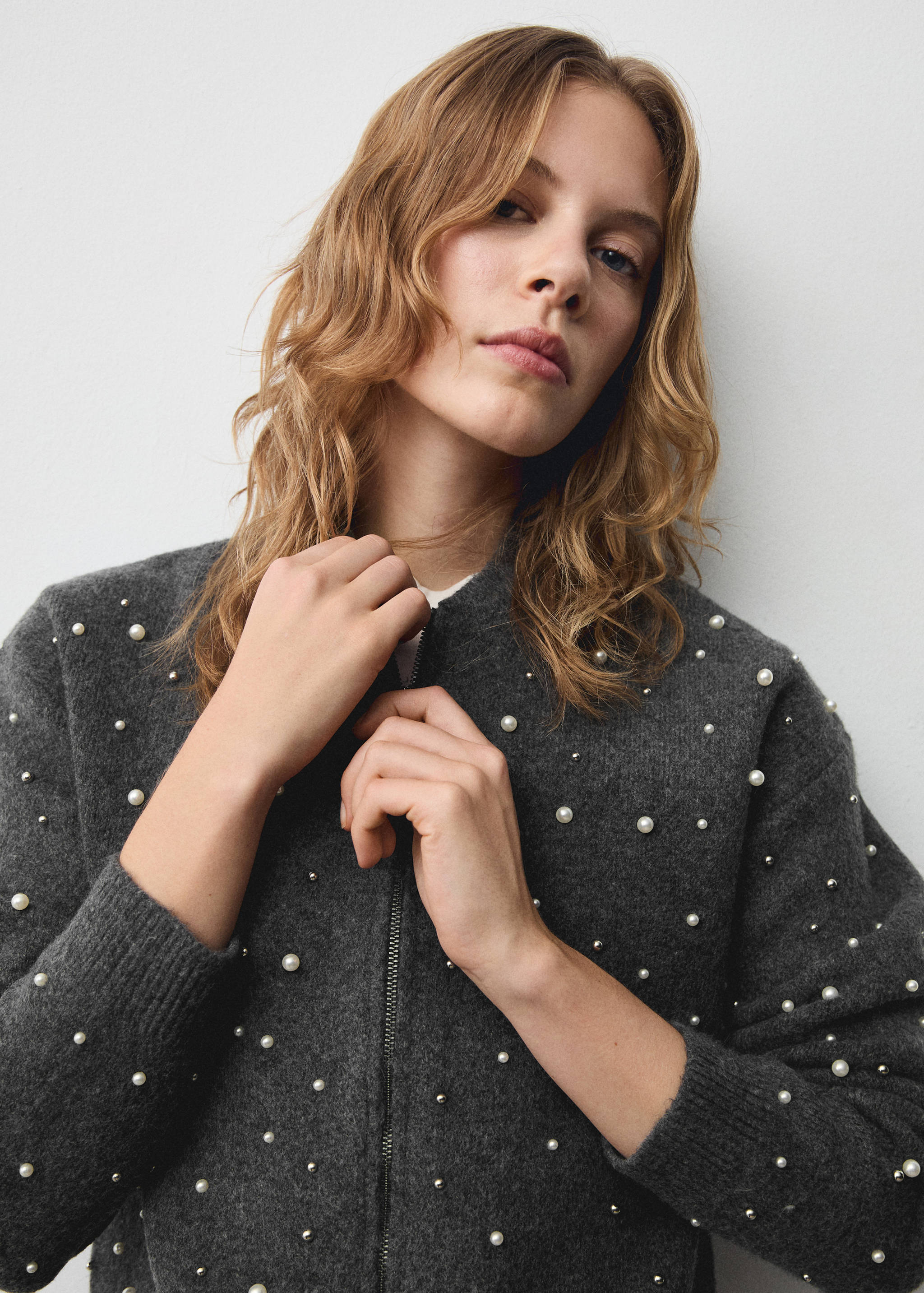 Knitted jacket with pearl details - Details of the article 1