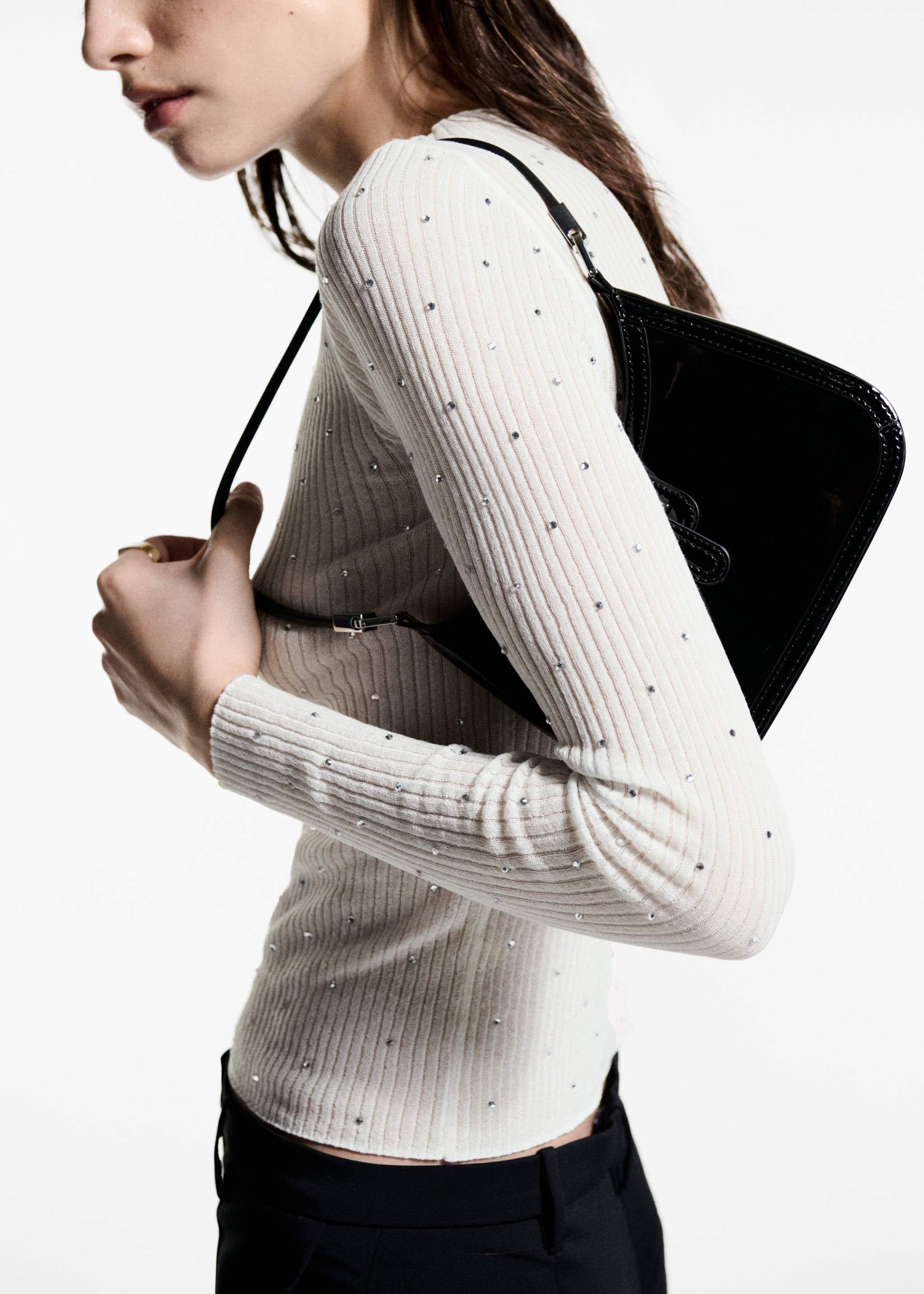 Pull-over maille côtelée détail strass - Détail de l'article 6