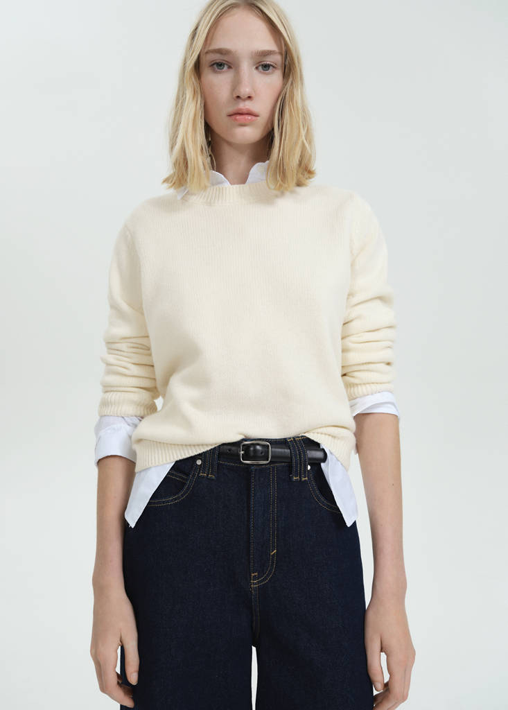 Rounded neck wool sweater — Ecru