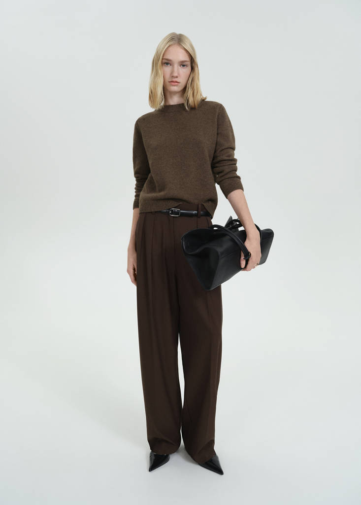 Rounded neck wool sweater — Chocolate