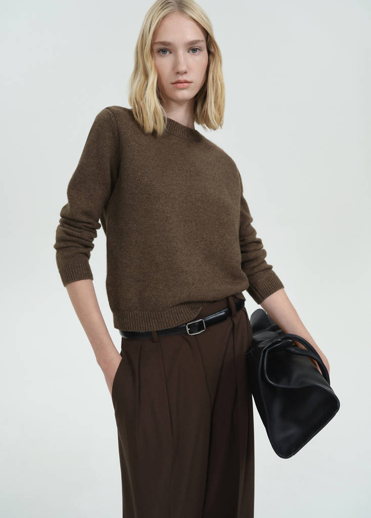 Rounded neck wool sweater — Chocolate