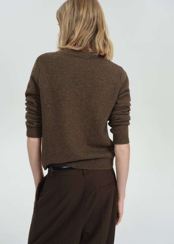 Rounded neck wool sweater — Chocolate