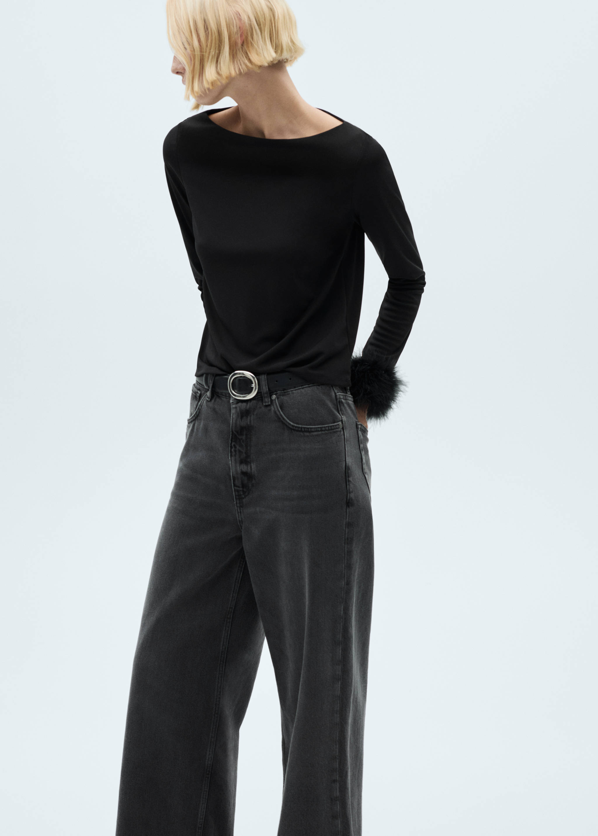 T-shirt with feather cuff detail - Medium plane