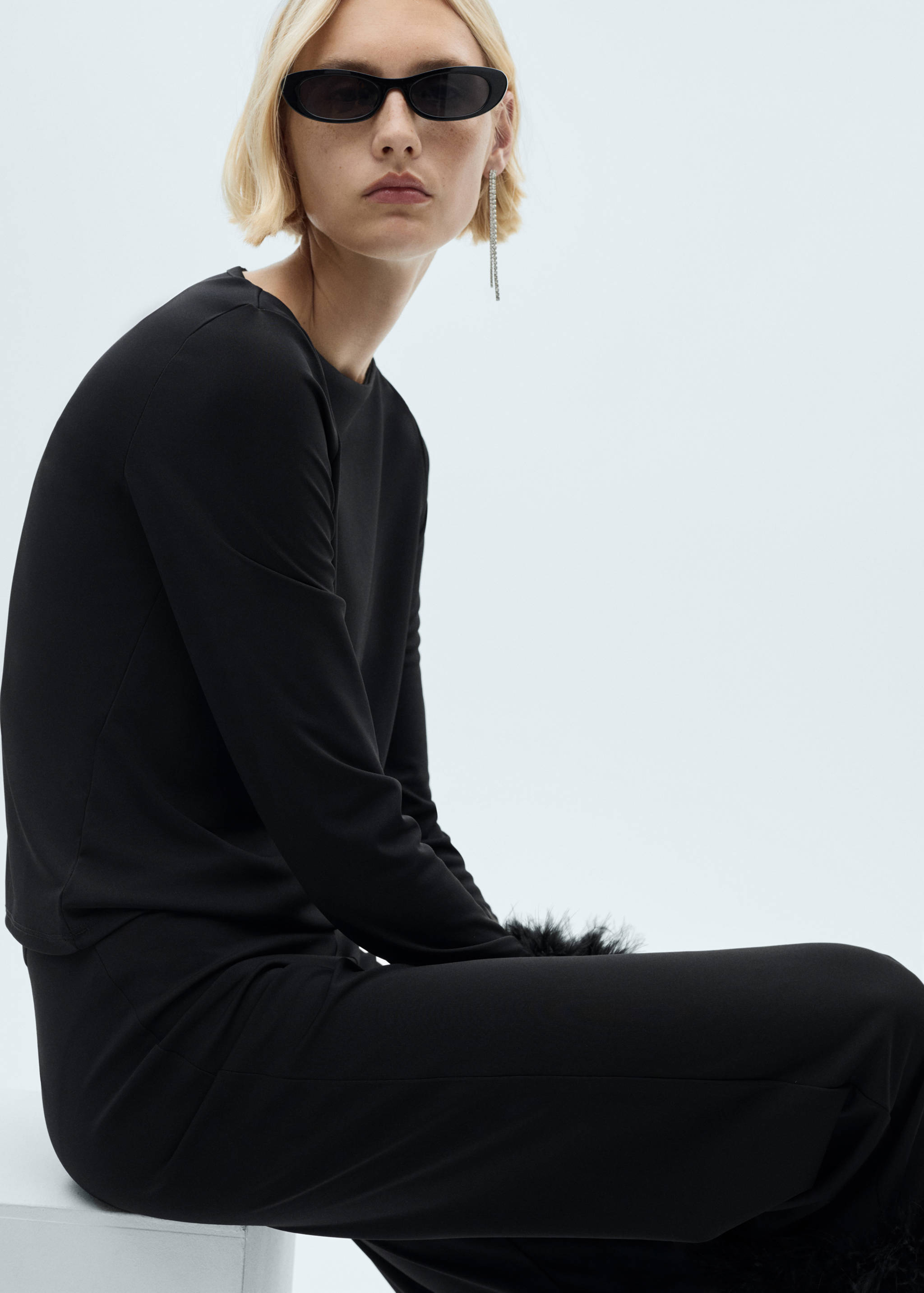 T-shirt with feather cuff detail - Details of the article 2