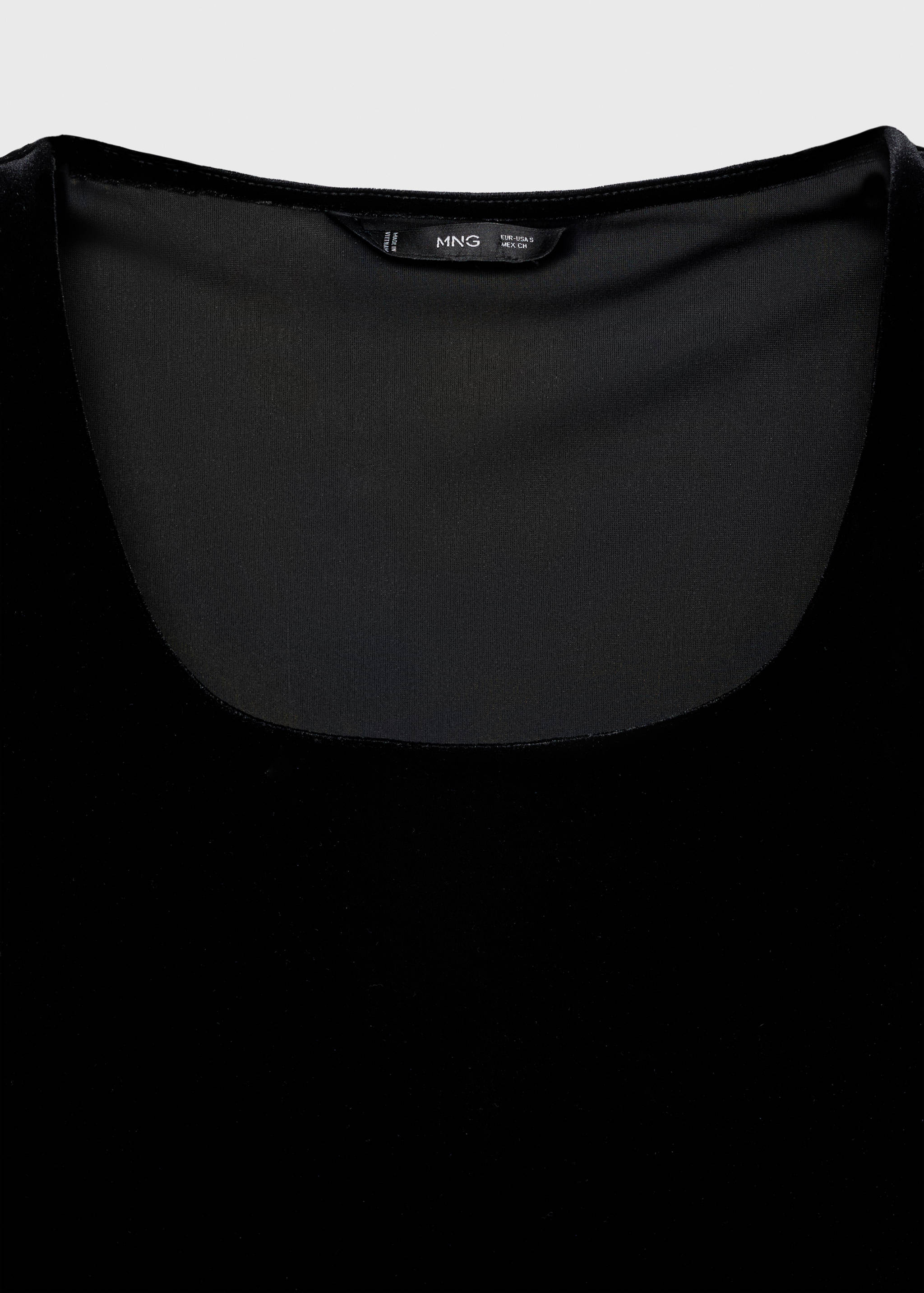 Low-cut velvet t-shirt - Details of the article 8