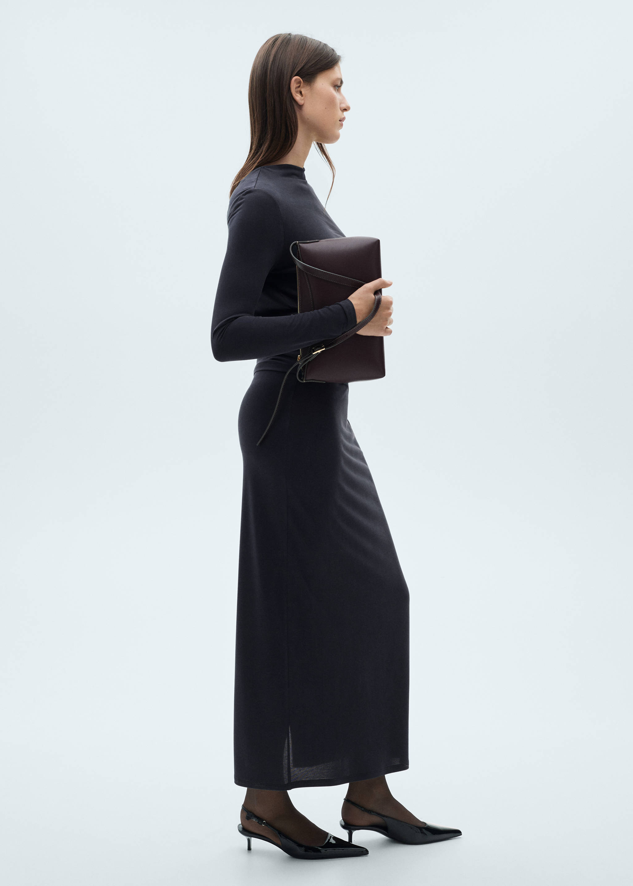 Asymmetrical long-sleeved t-shirt - General plane