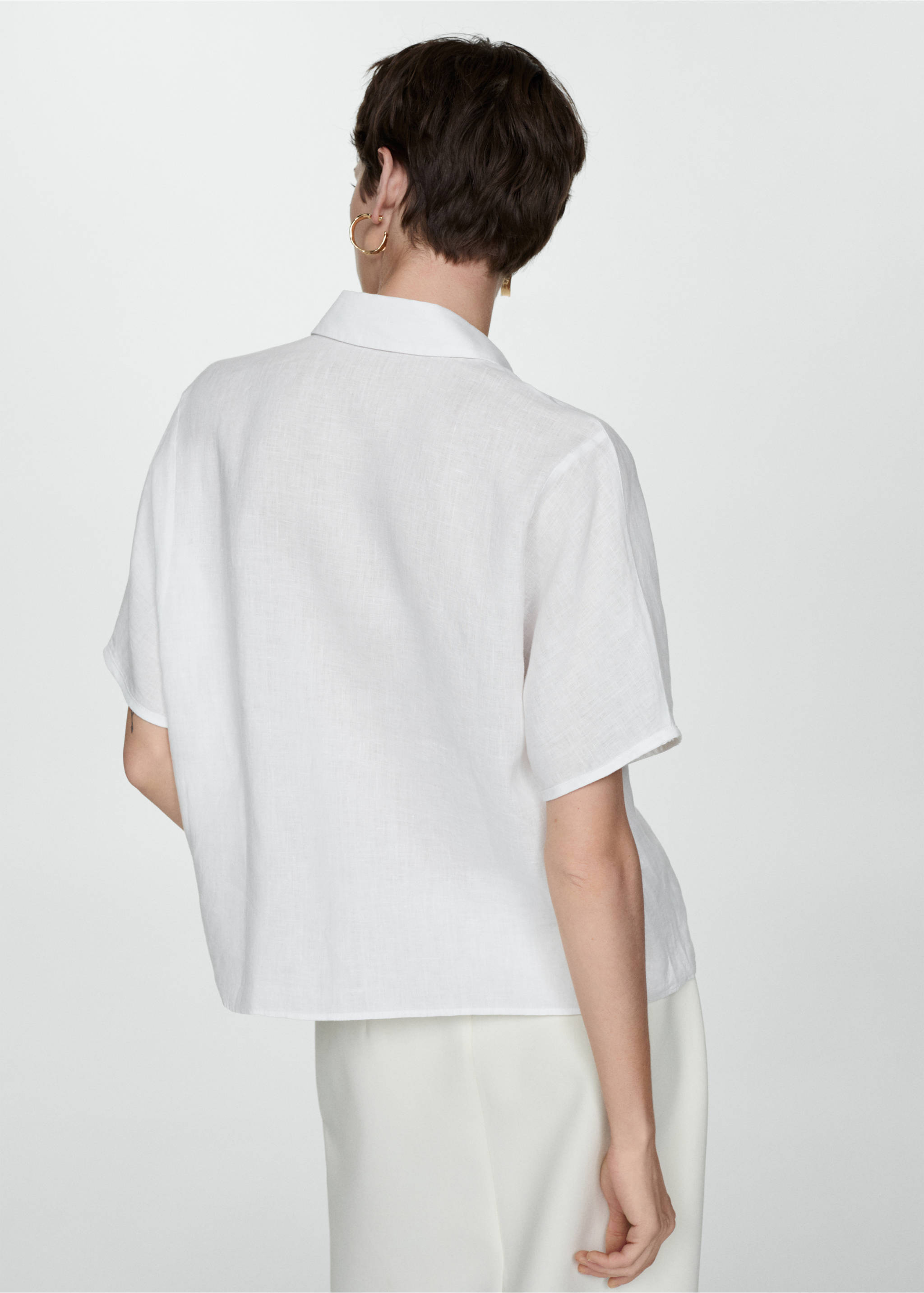 Chemise lin manches courtes - Verso de l’article, Blanc. Ref: 77010203-00.