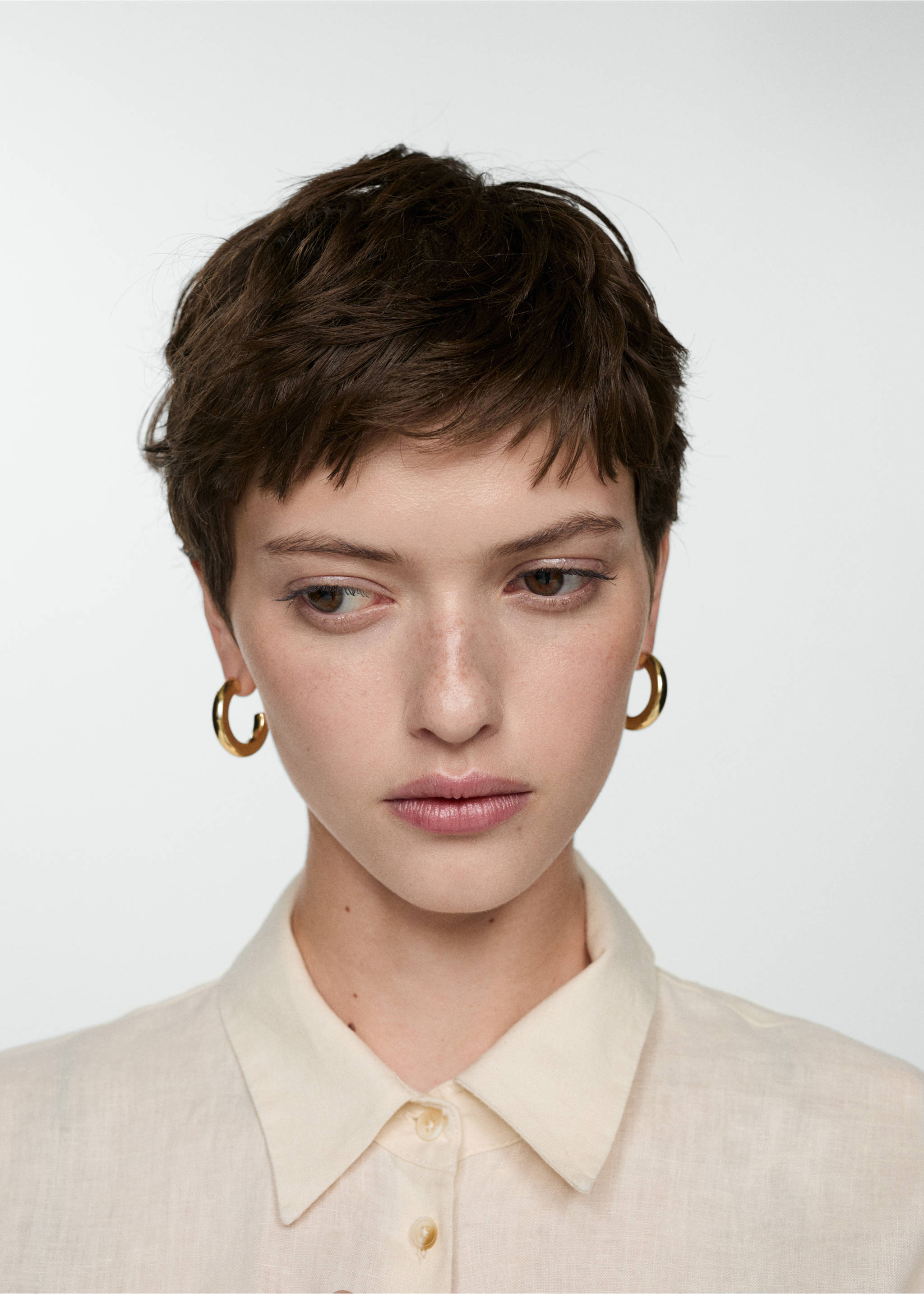 Chemise lin manches courtes - Détail de l'article 1, Sable. Ref: 77010203-00.