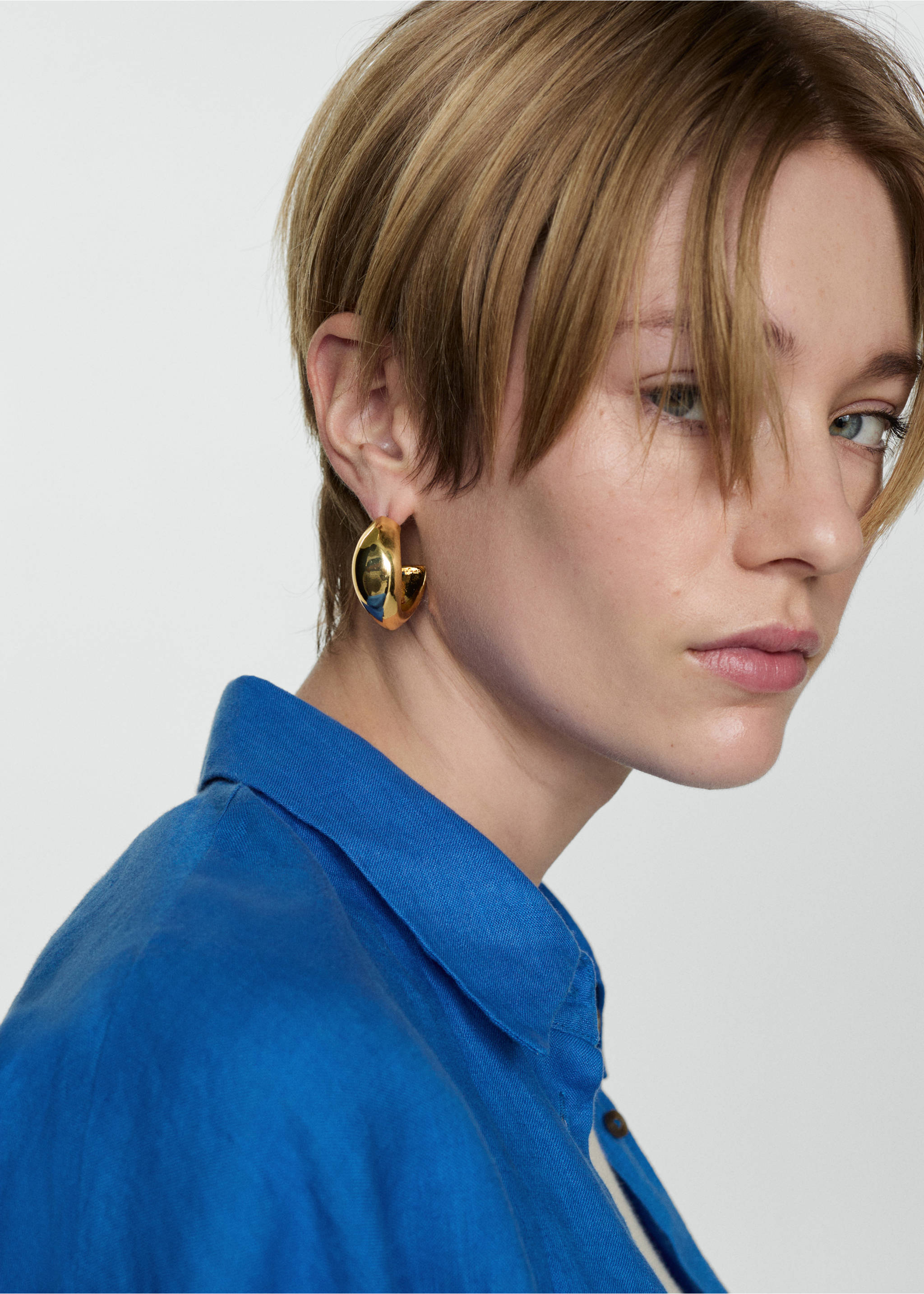 Chemise lin manches courtes - Détail de l'article 1, Bleu encre. Ref: 77010203-00.