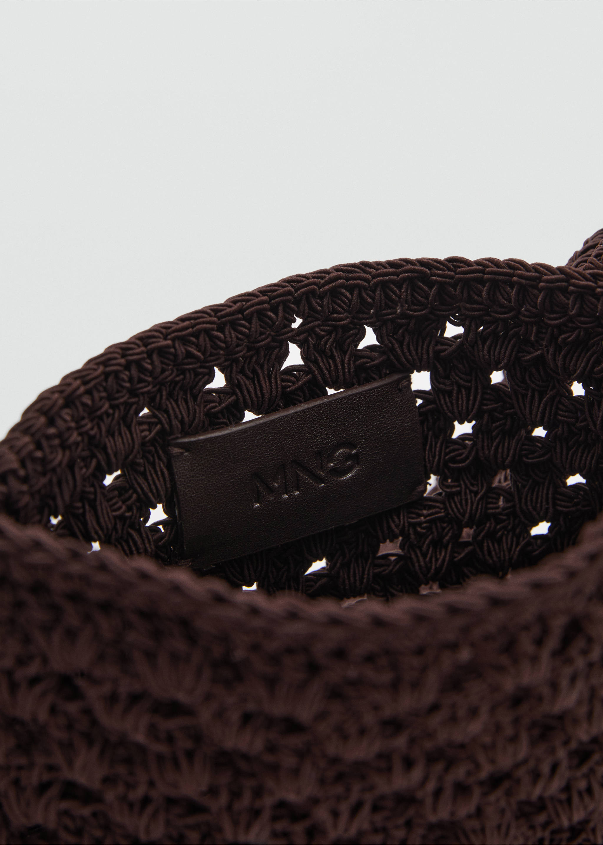 Bolso mano crochet - Detalle del artículo 2, Chocolate. Ref: 77010246-00.