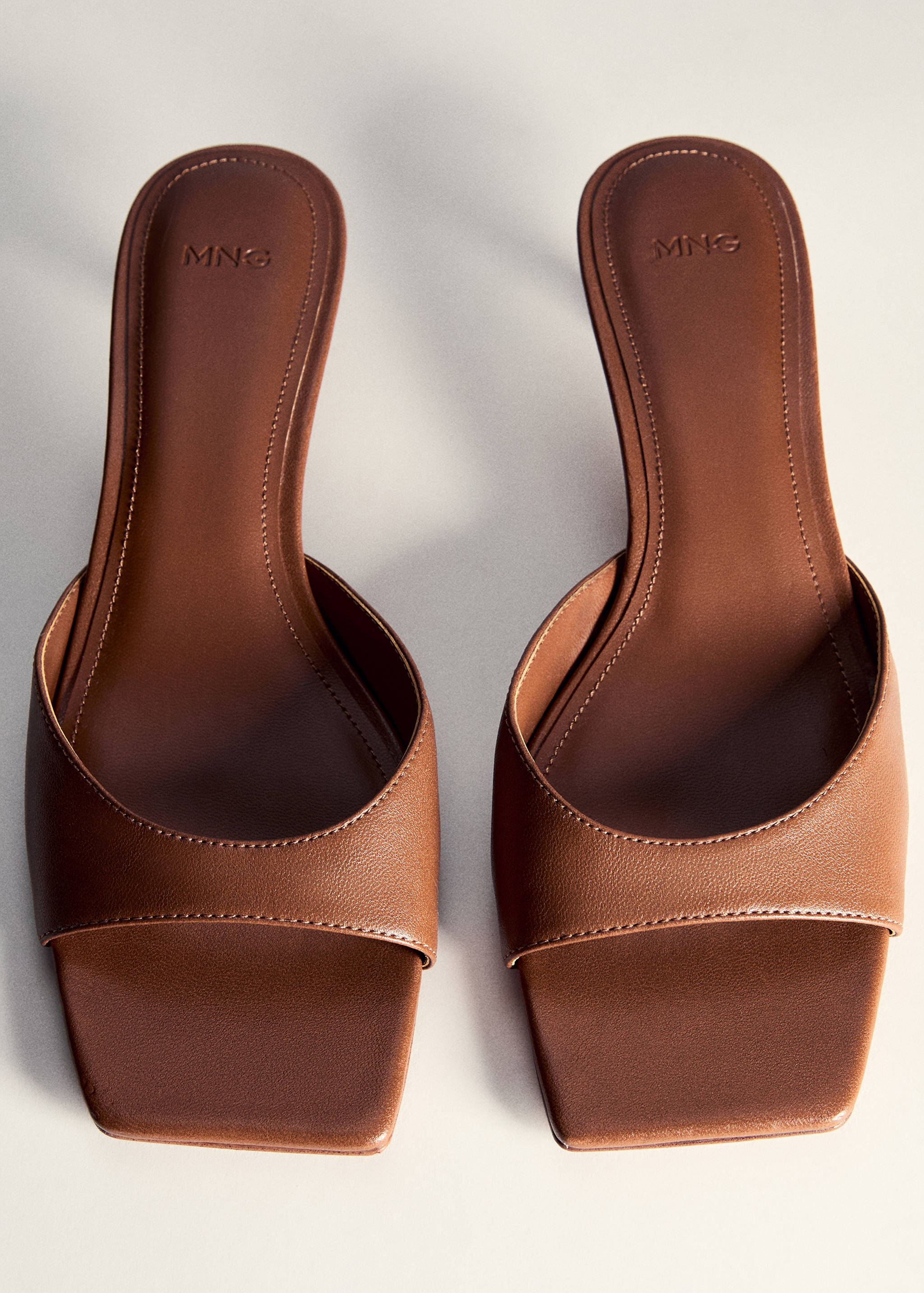 Heel non-structured sandals - Details of the article 5