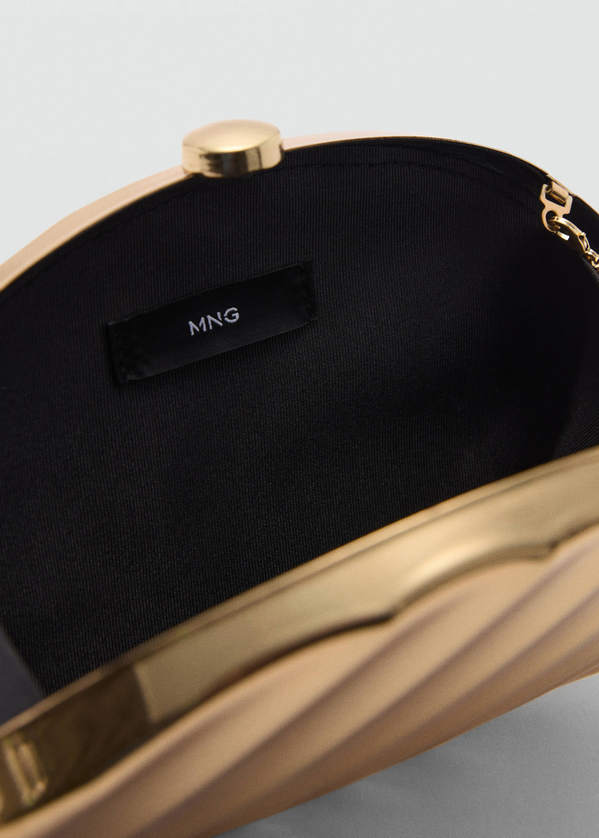 Metallic clutch bag - Details of the article 2