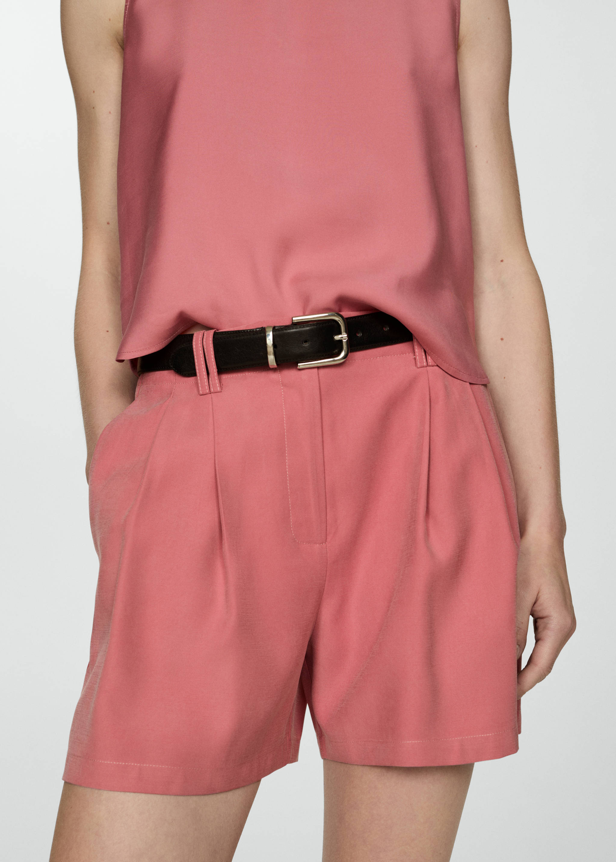 Pleated mid-rise shorts - Details of the article 6