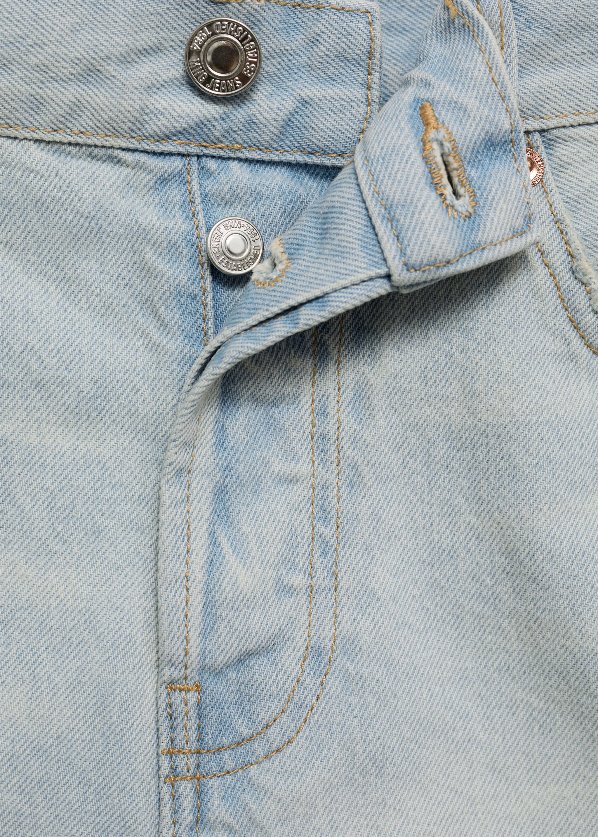 Denim shorts with frayed hem - Details of the article 8