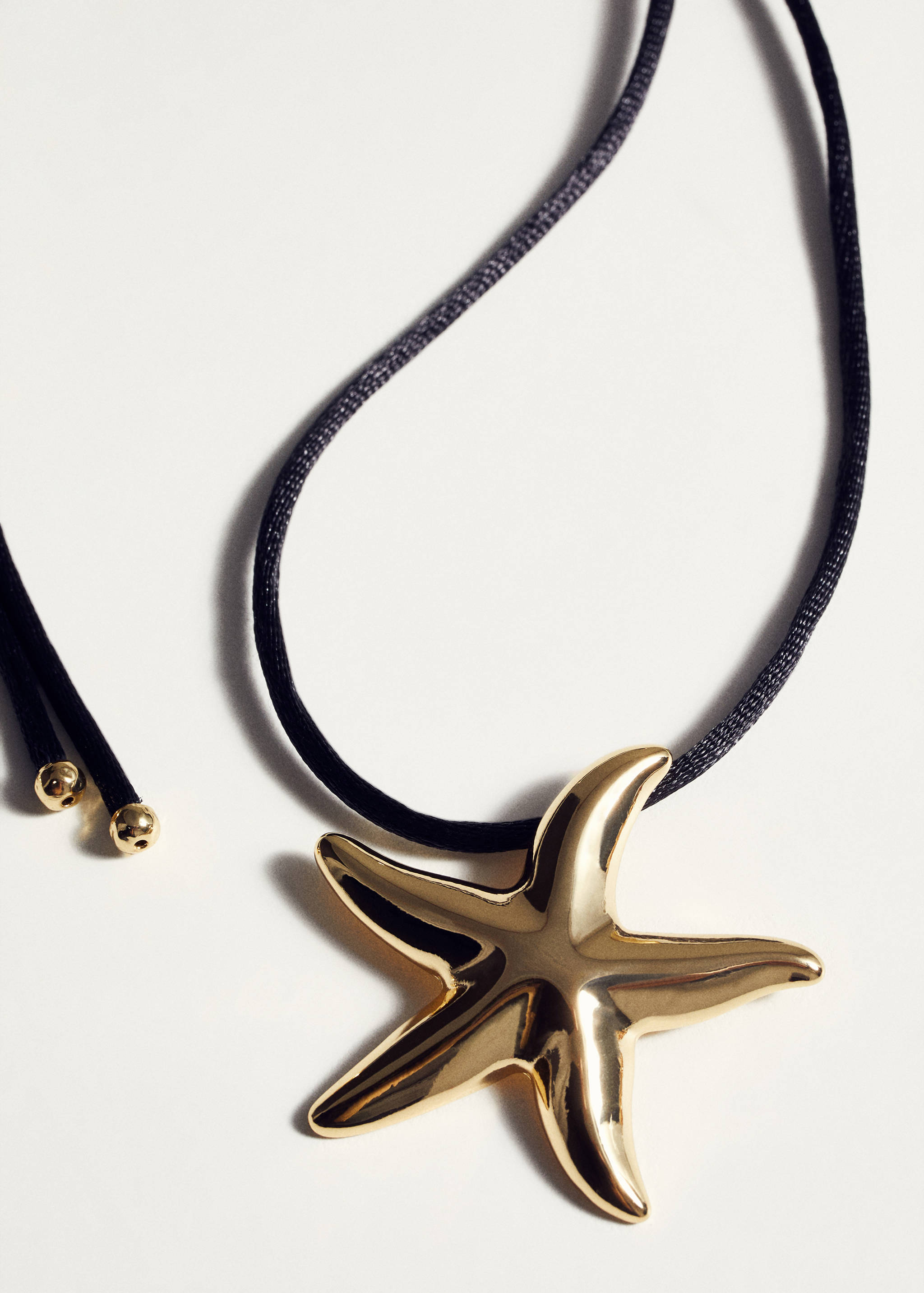 Star cord necklace - Details of the article 5