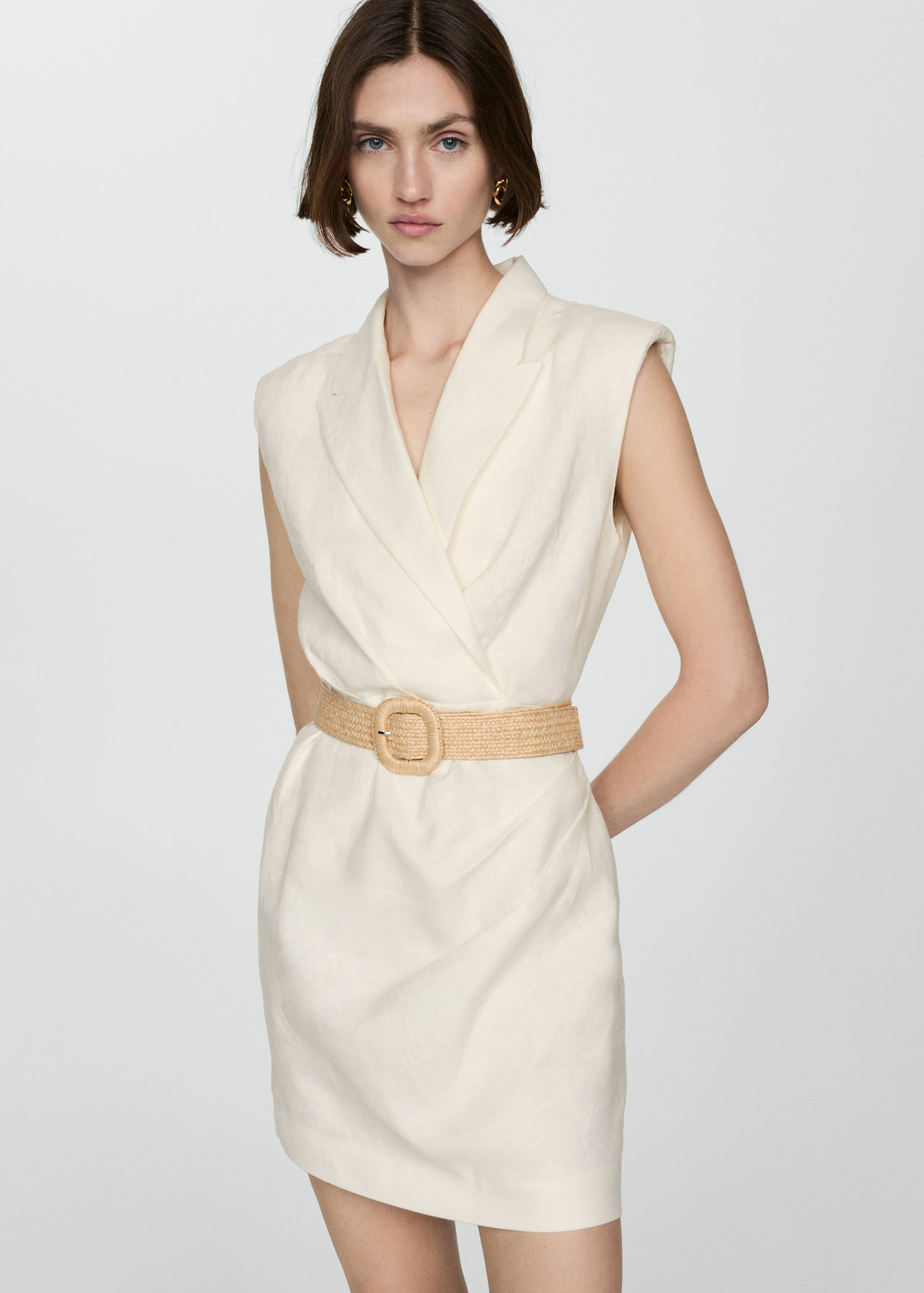 Robe lin ceinture - Plan moyen