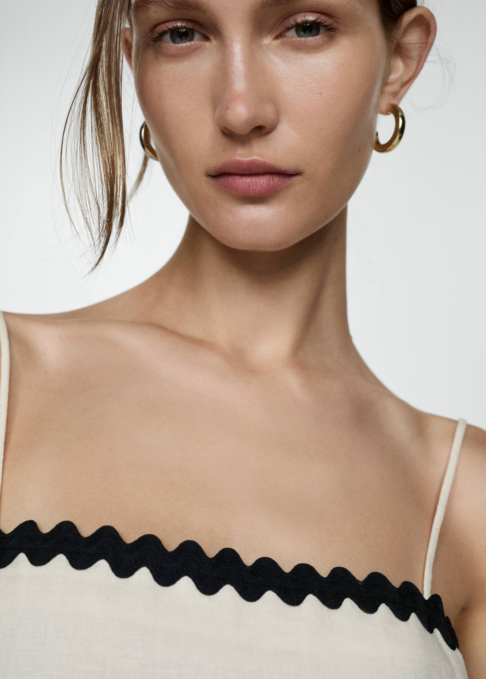 Robe lin détails contrastés - Détail de l'article 1