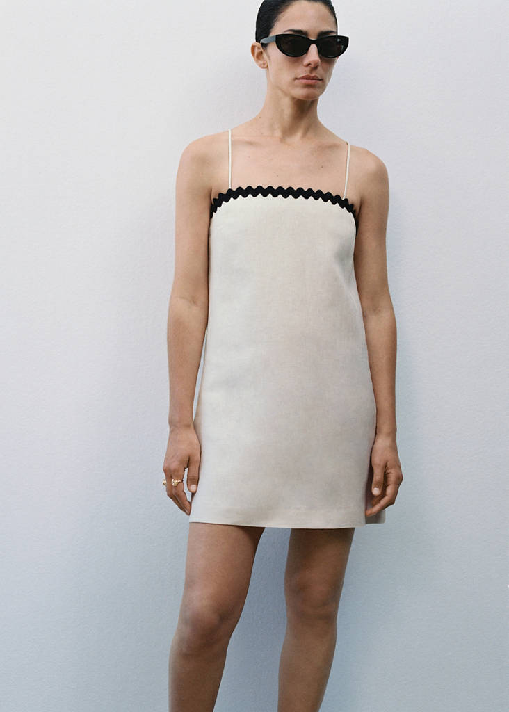Linen dress with contrasting details — Sand