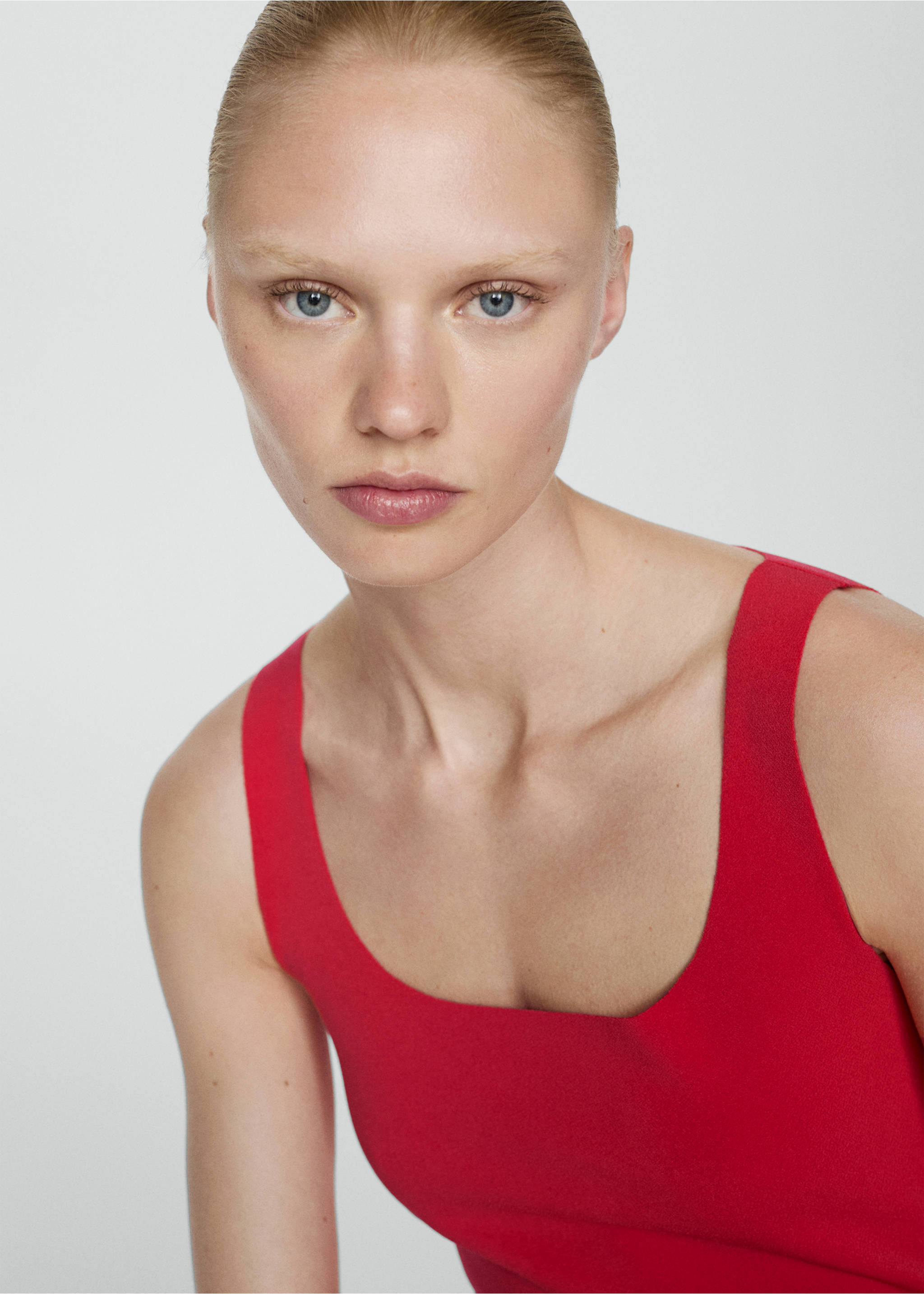 Midi-dress with straps - Details of the article 1, Coral Red. Ref: 77010369-00.