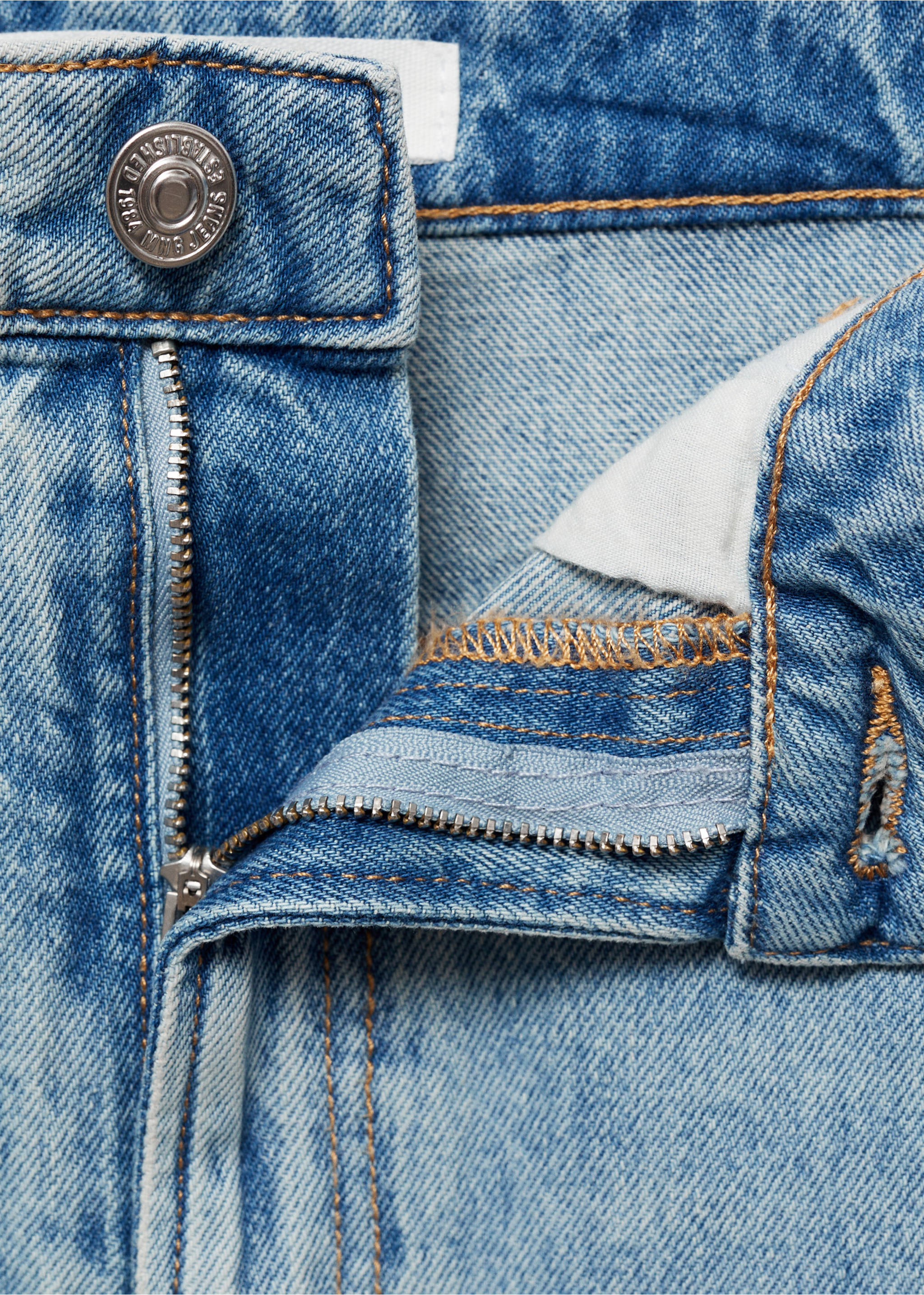 Slit denim skirt - Details of the article 8, Medium Blue. Ref: 77010372-00.