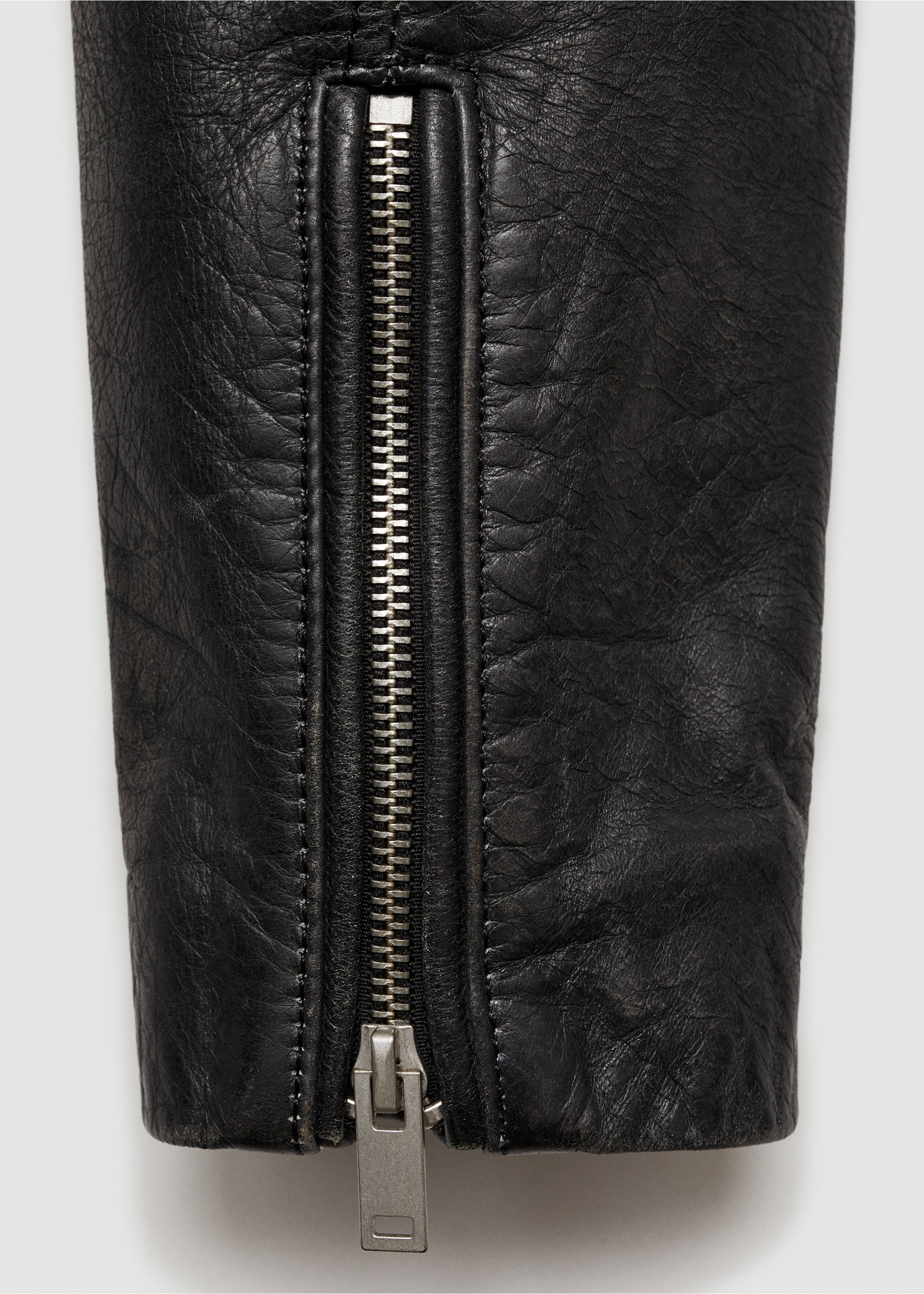 100% leather jacket - Details of the article 0, Black. Ref: 77010390-00.