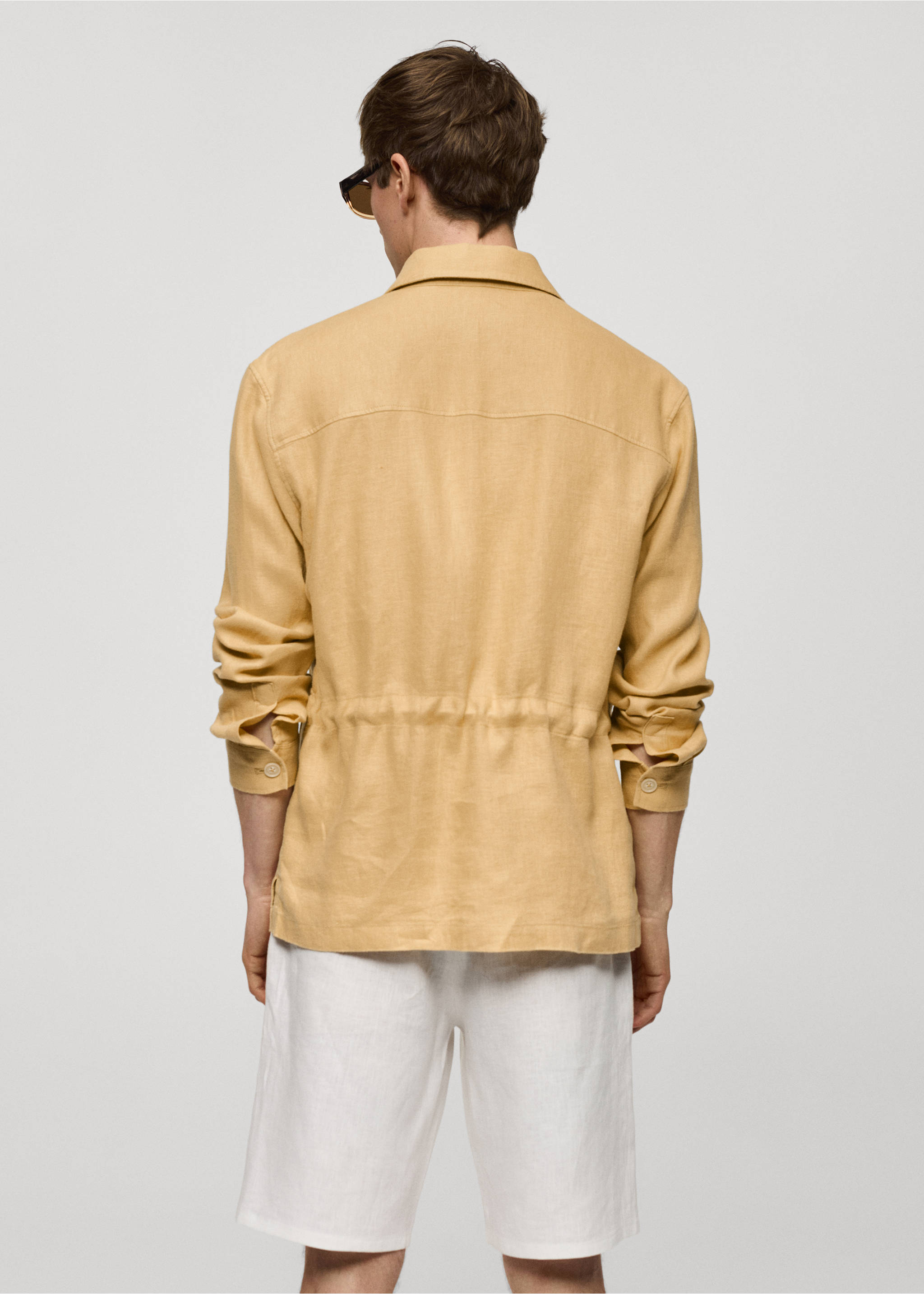 Sobrecamisa 100% lino bolsillos - Reverso del artículo, Amarillo pastel. Ref: 77010568-00.