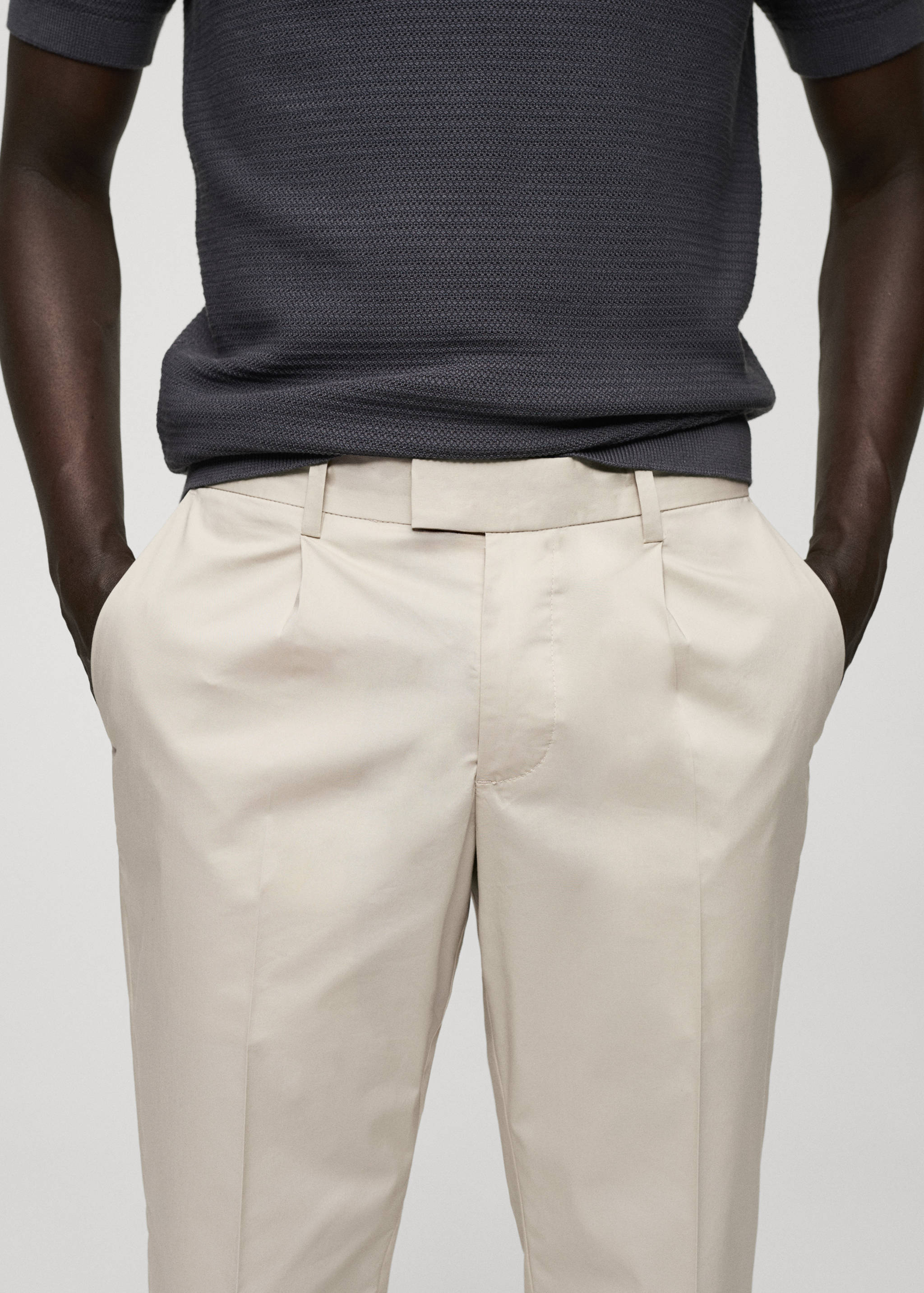 Slim-fit cotton pleated trousers - Details of the article 1