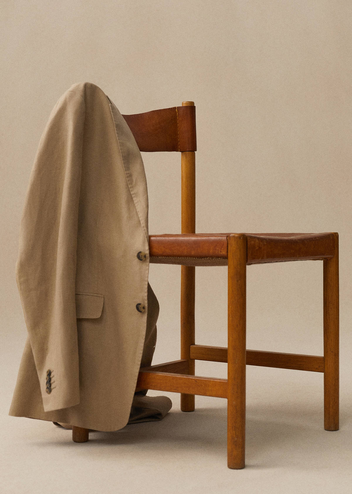 100% linen slim-fit suit jacket — Medium Brown