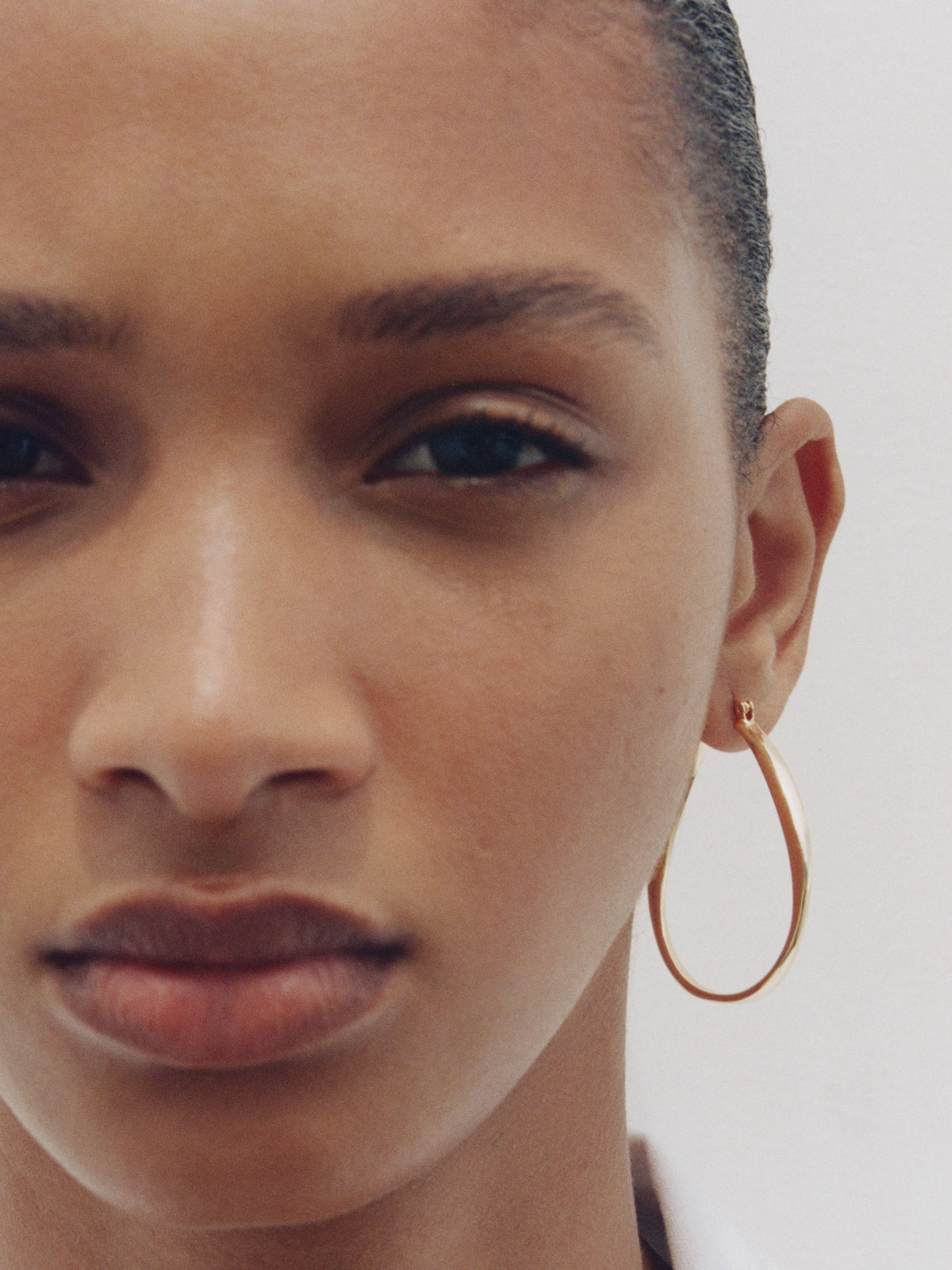 Oval hoop earrings - General plane