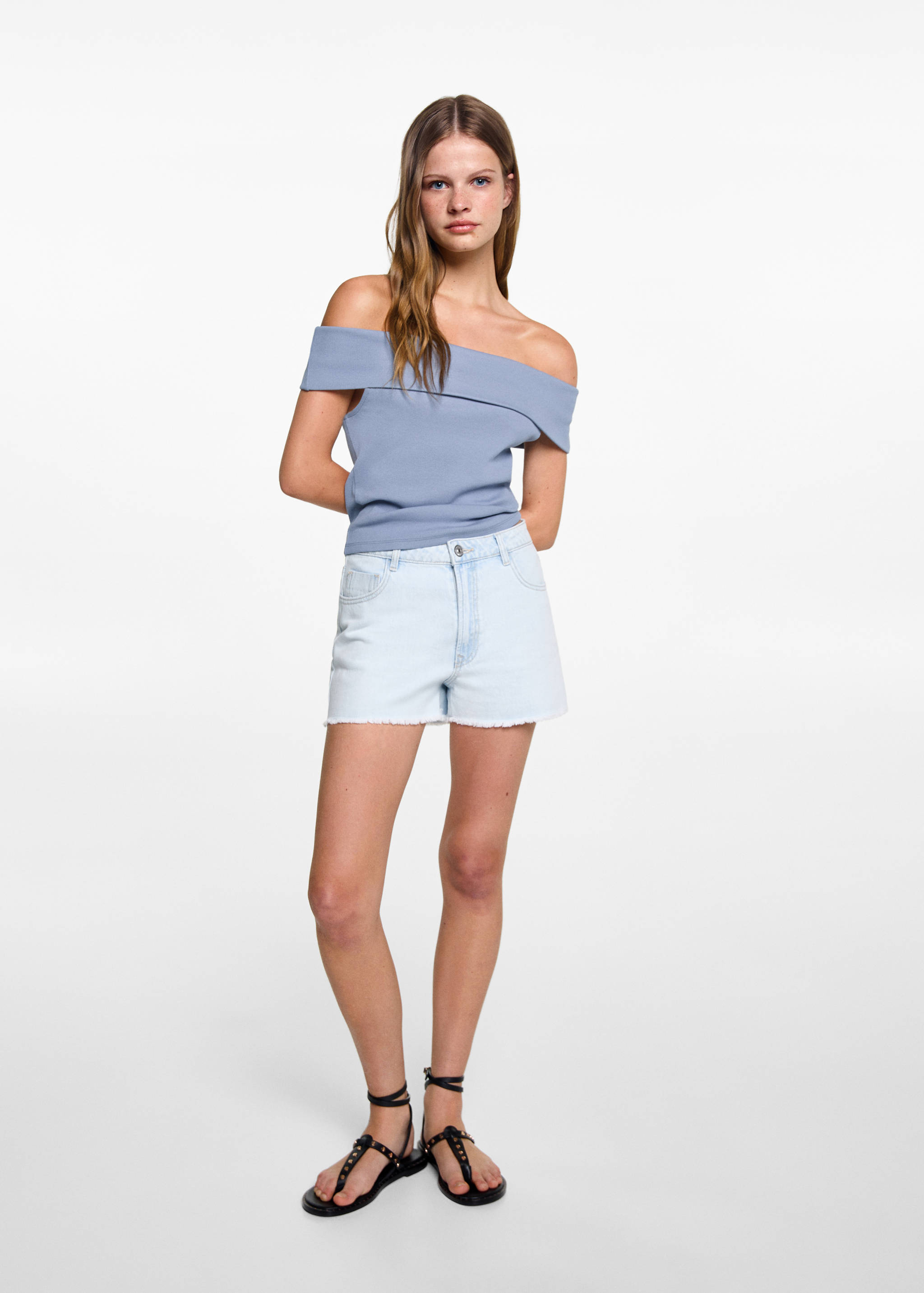 Top maille côtelée épaules dénudées - Plan général