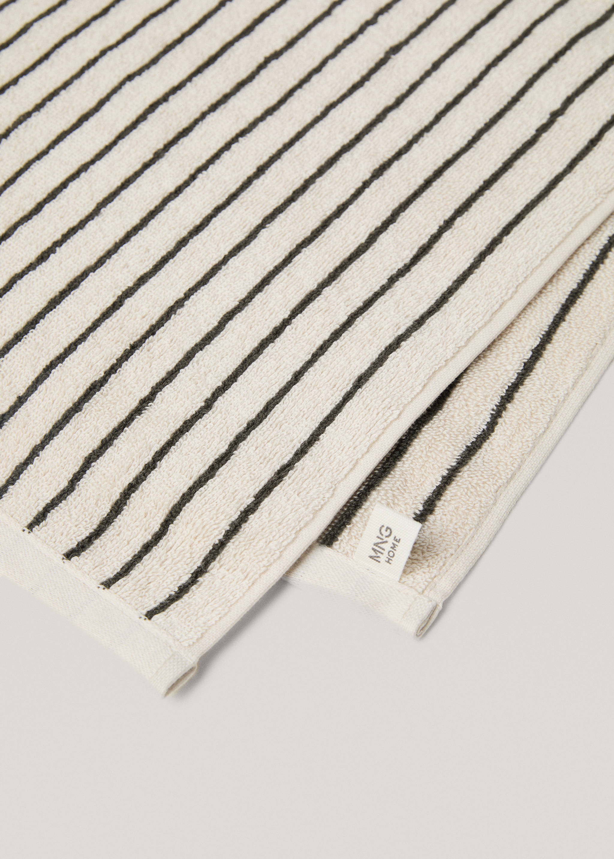 Striped bath towel 90x150cm - Details of the article 2